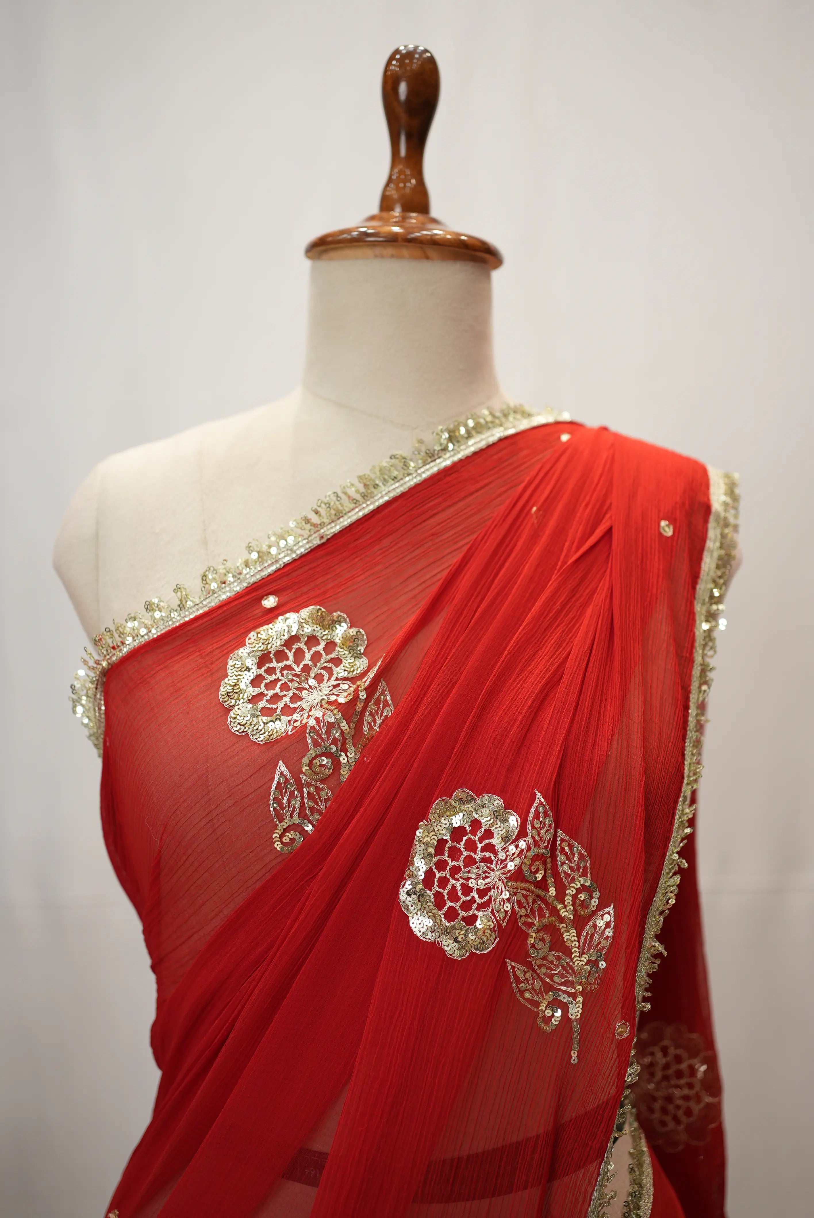 Chamunda Chiffon Saree With Vintage Work Butta (With Blouse)