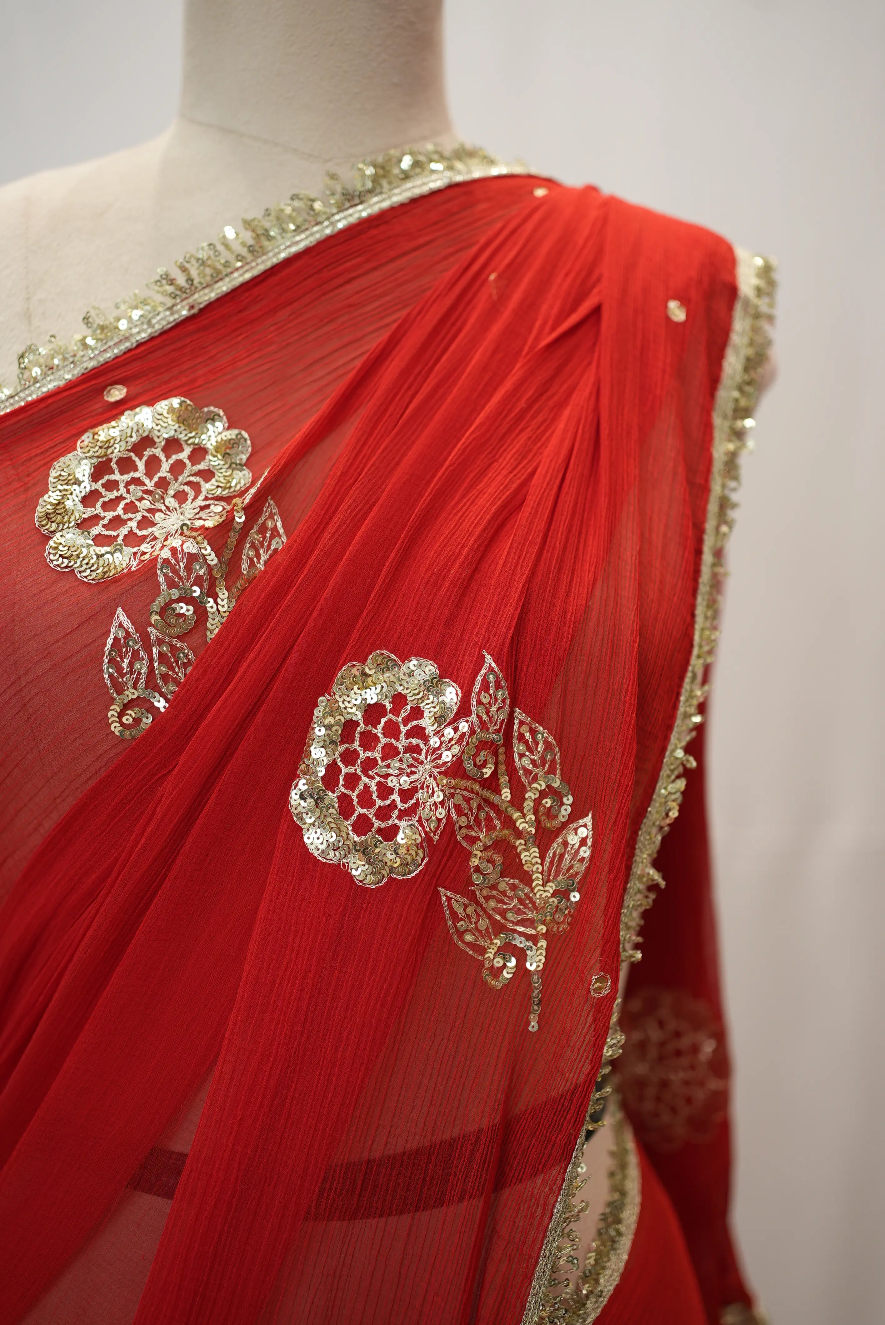 Chamunda Chiffon Saree With Vintage Work Butta (With Blouse)