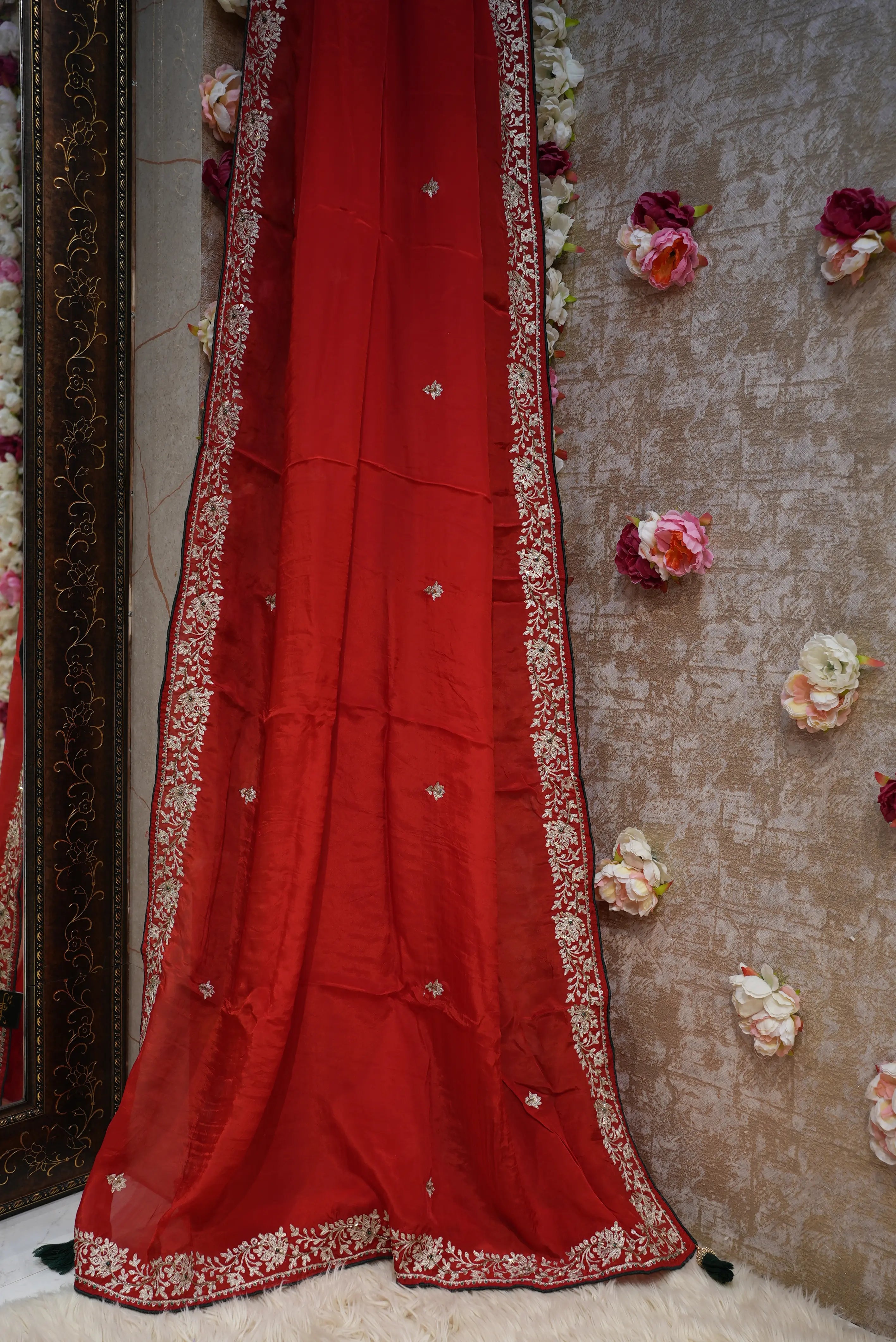 Saree with Border Pattern & Vintage Work (with Blouse)