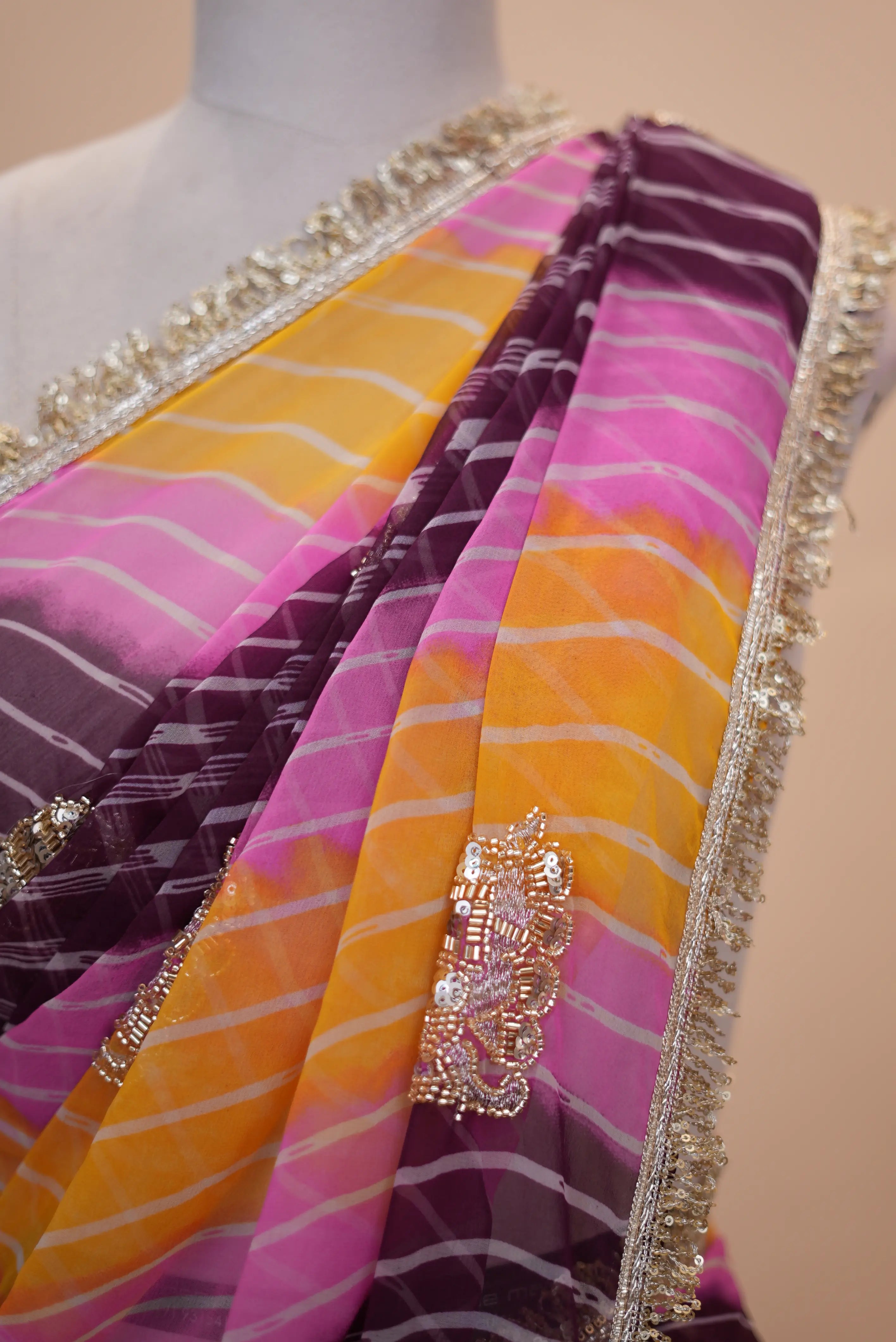 Elephant Figure Pattern Multishade Leheriya Saree With Buti Work (With Blouse)