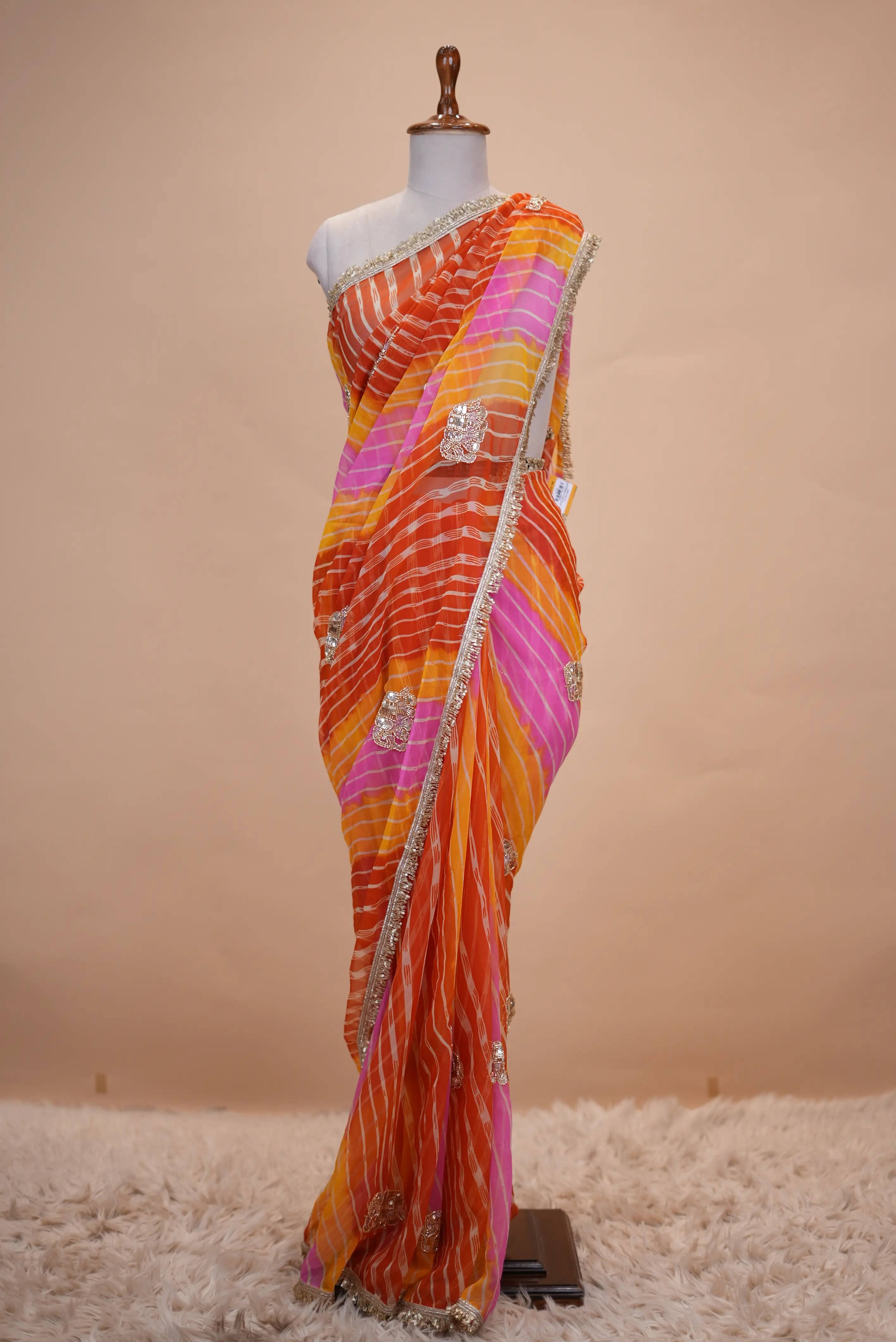 Elephant Figure Pattern Multishade Leheriya Saree With Buti Work (With Blouse)