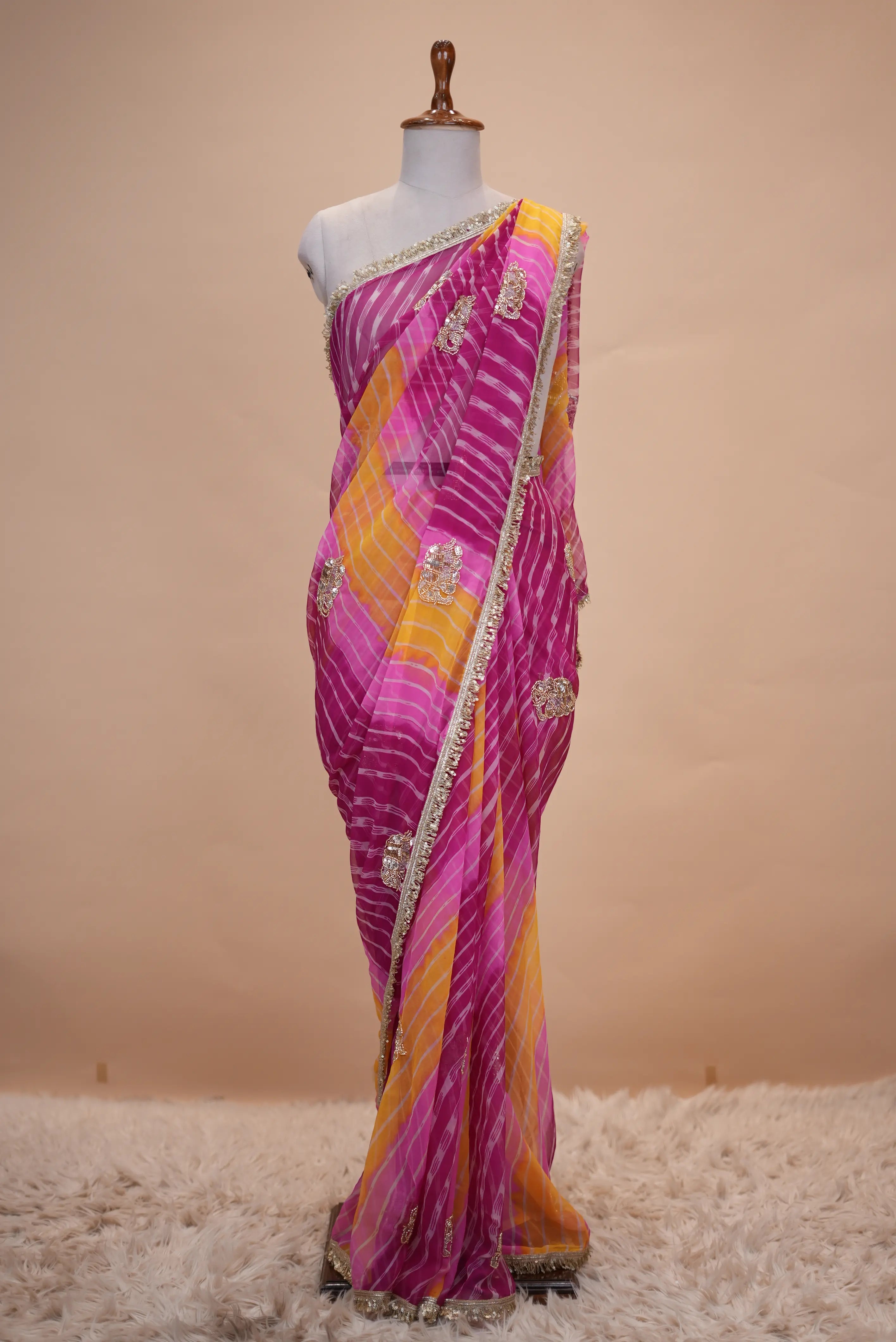 Elephant Figure Pattern Multishade Leheriya Saree With Buti Work (With Blouse)