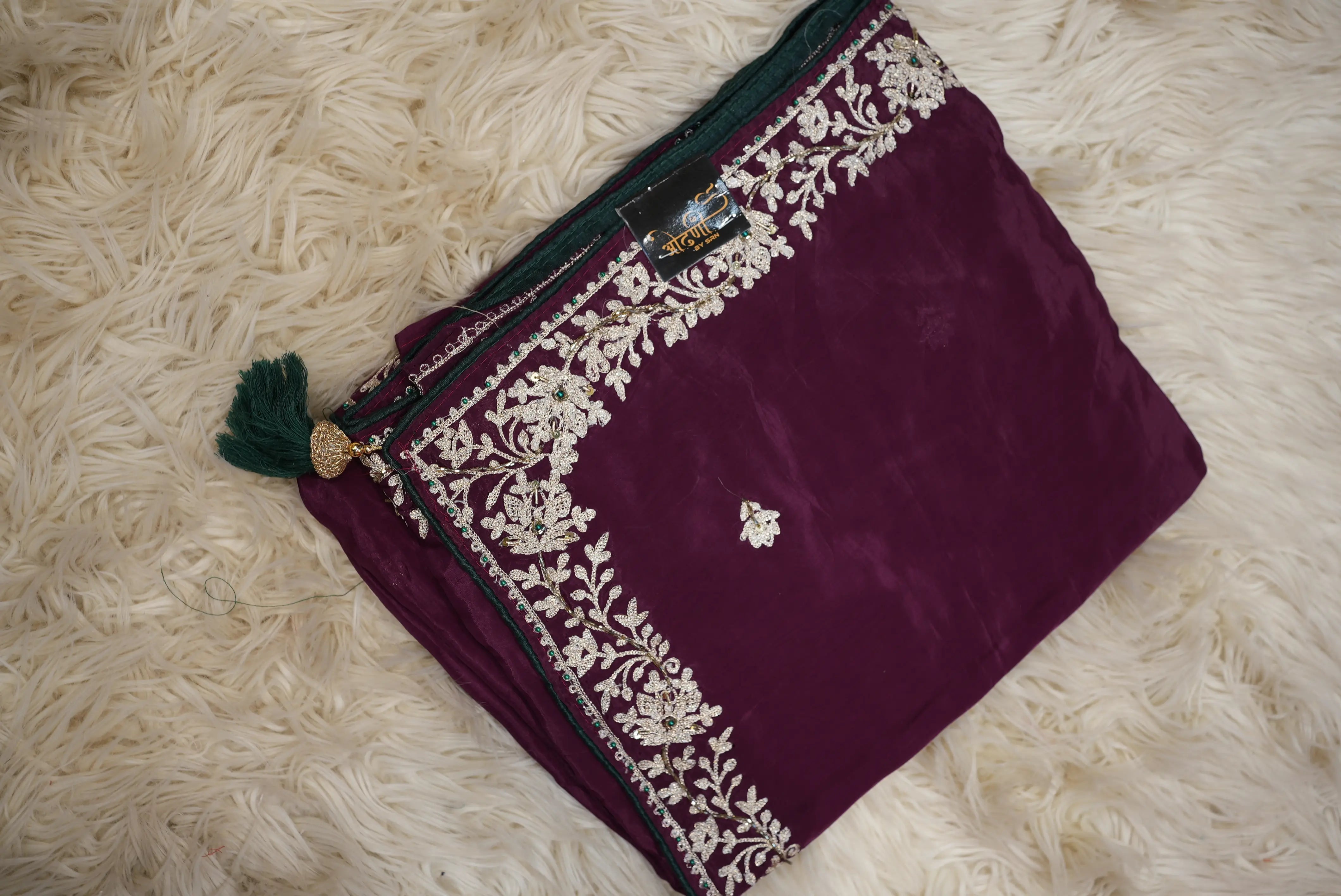 Saree with Border Pattern & Vintage Work (with Blouse)