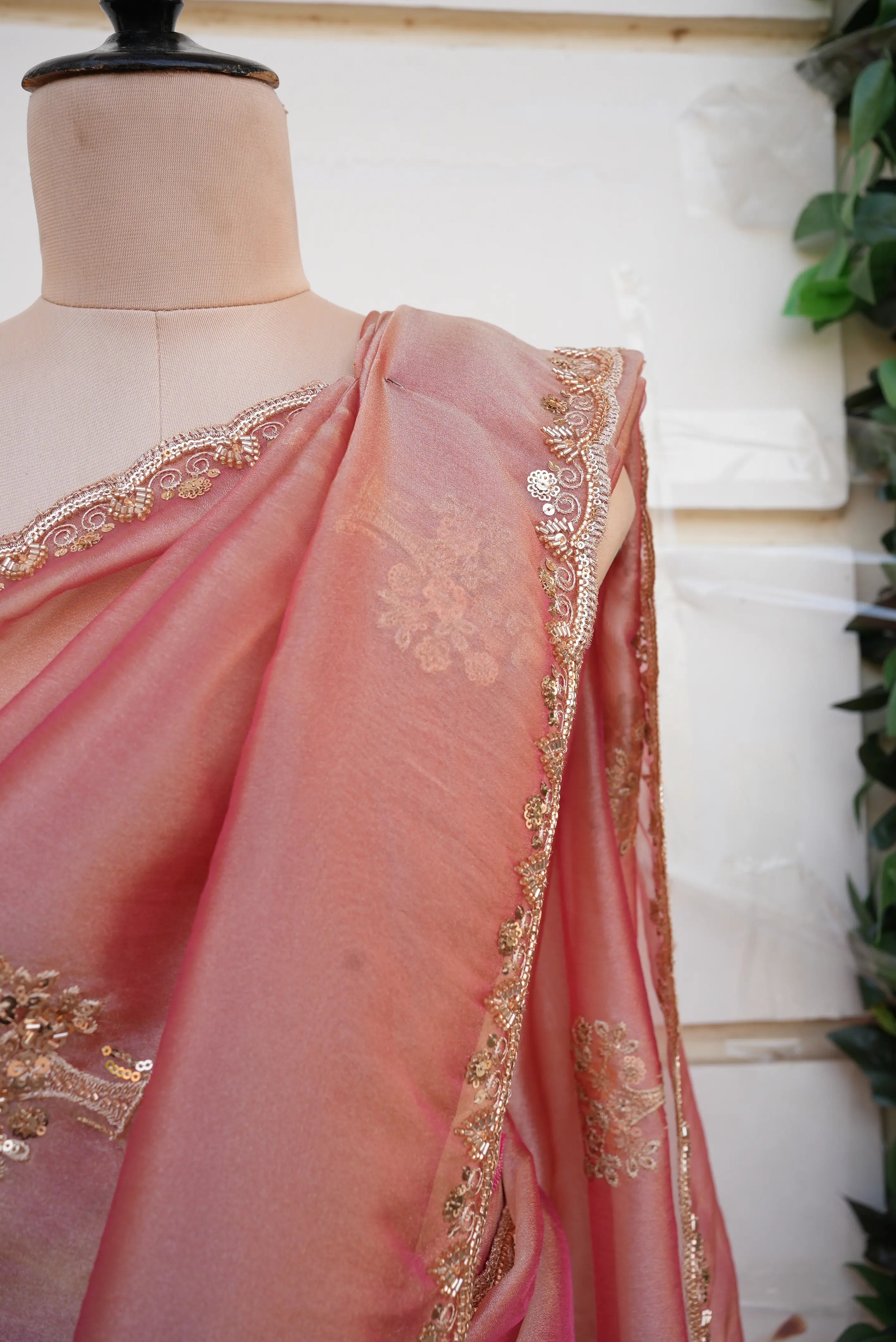 Dual Tone Shimmer Chiffon Saree With Butta Work (With Blouse)