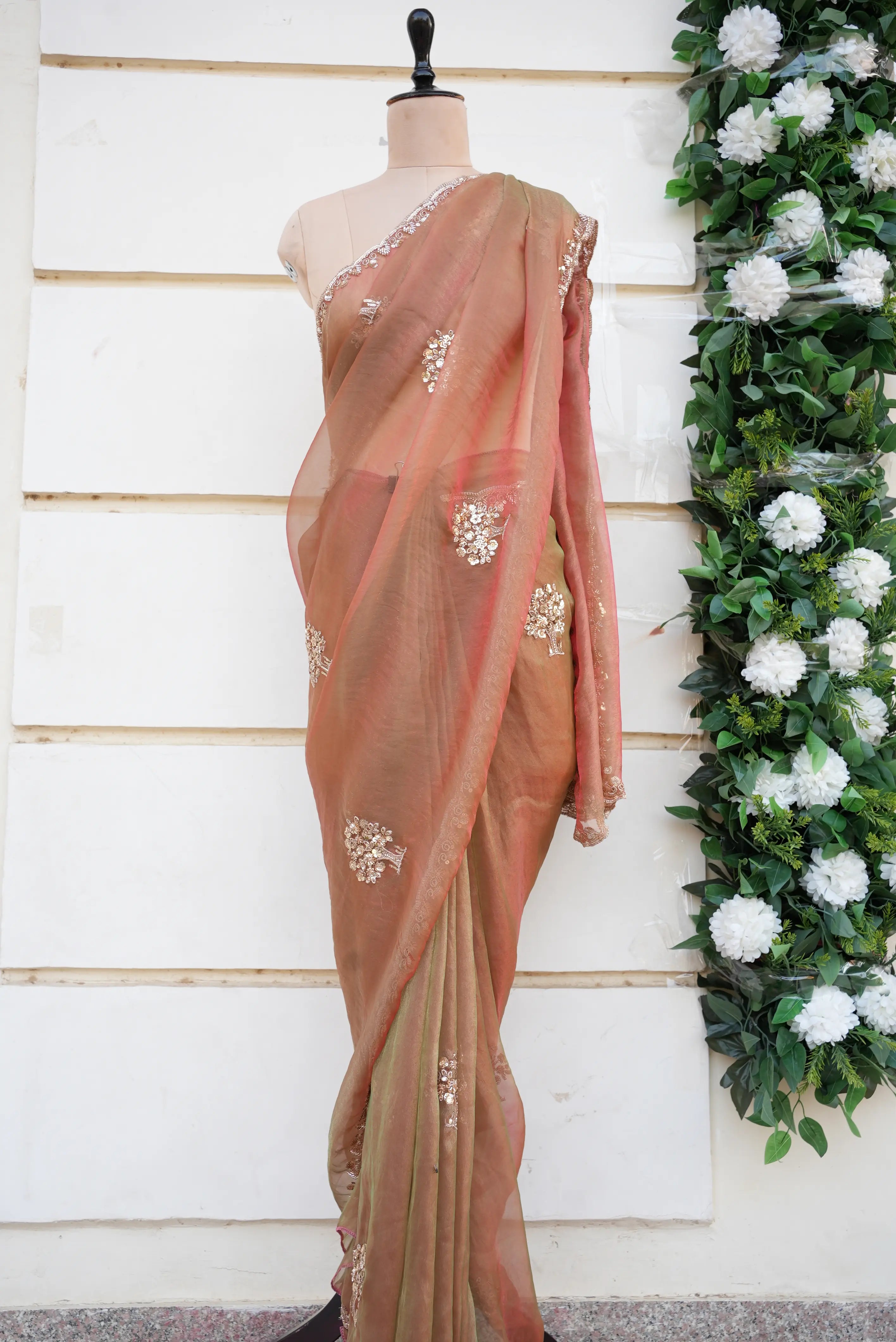 Dual Tone Shimmer Chiffon Saree With Butta Work (With Blouse)