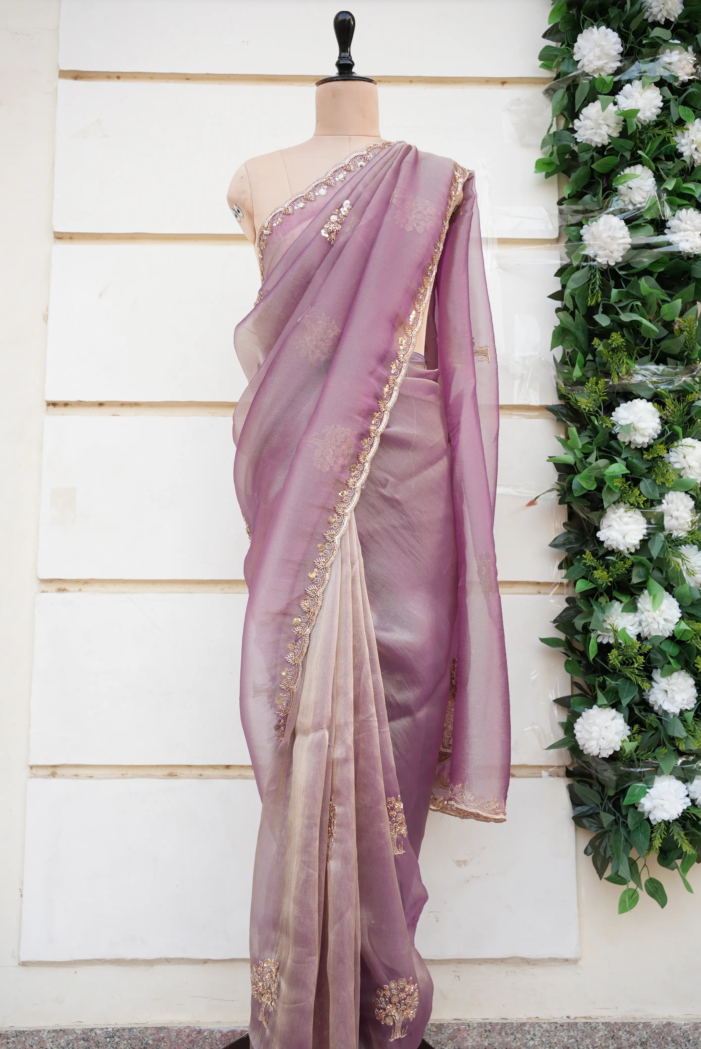 Dual Tone Shimmer Chiffon Saree With Butta Work (With Blouse)