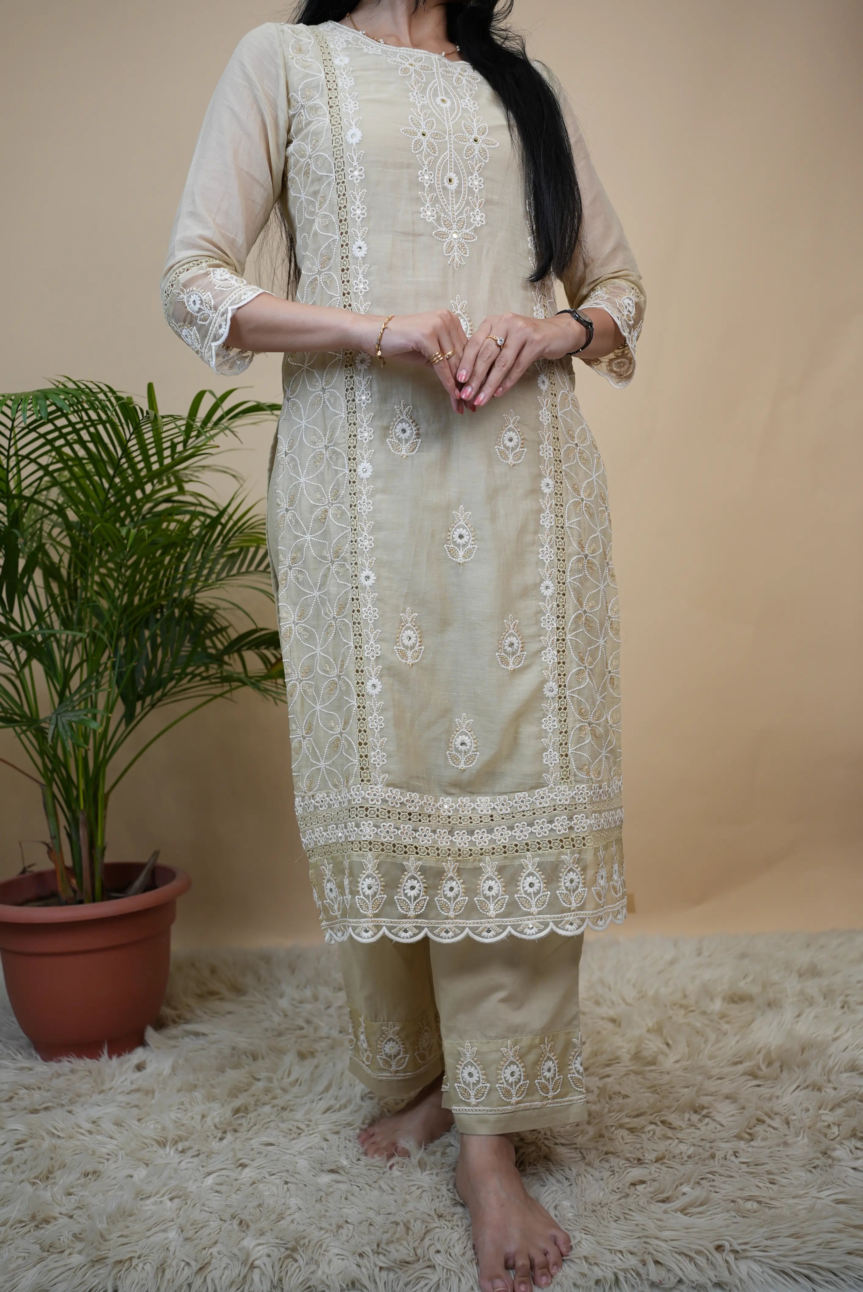 Mul Cotton Suit With Shipli Work