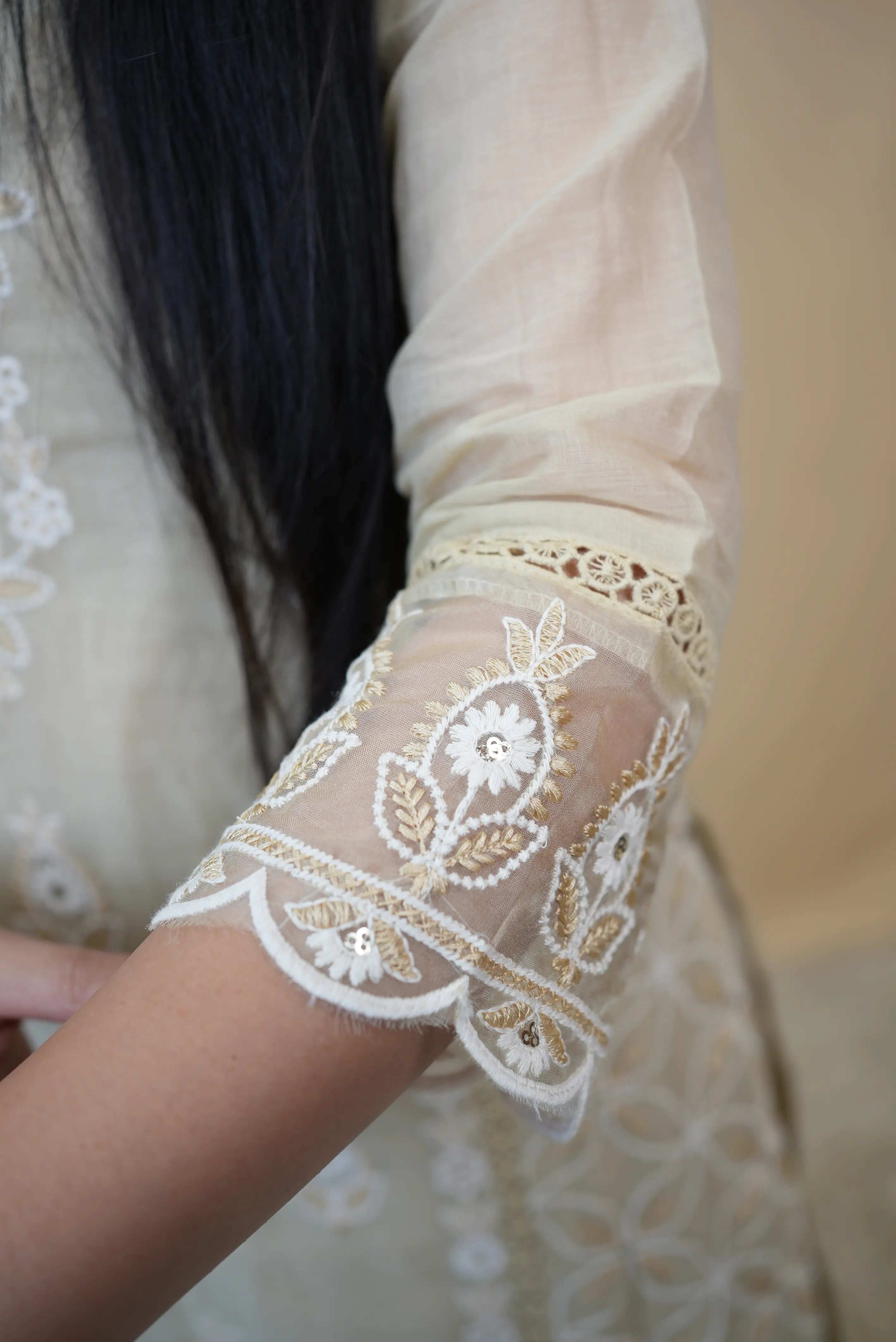 Mul Cotton Suit With Shipli Work