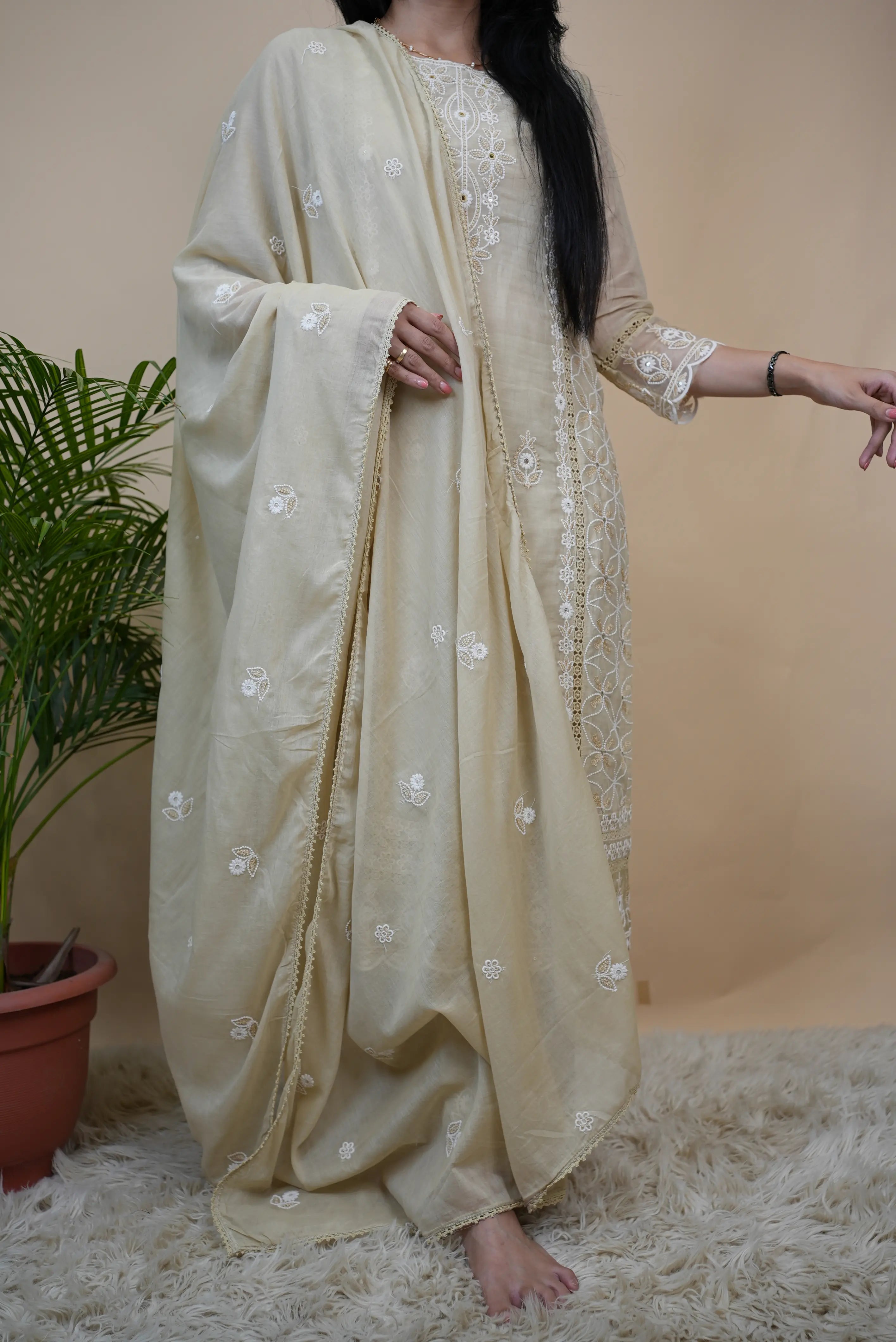 Mul Cotton Suit With Shipli Work