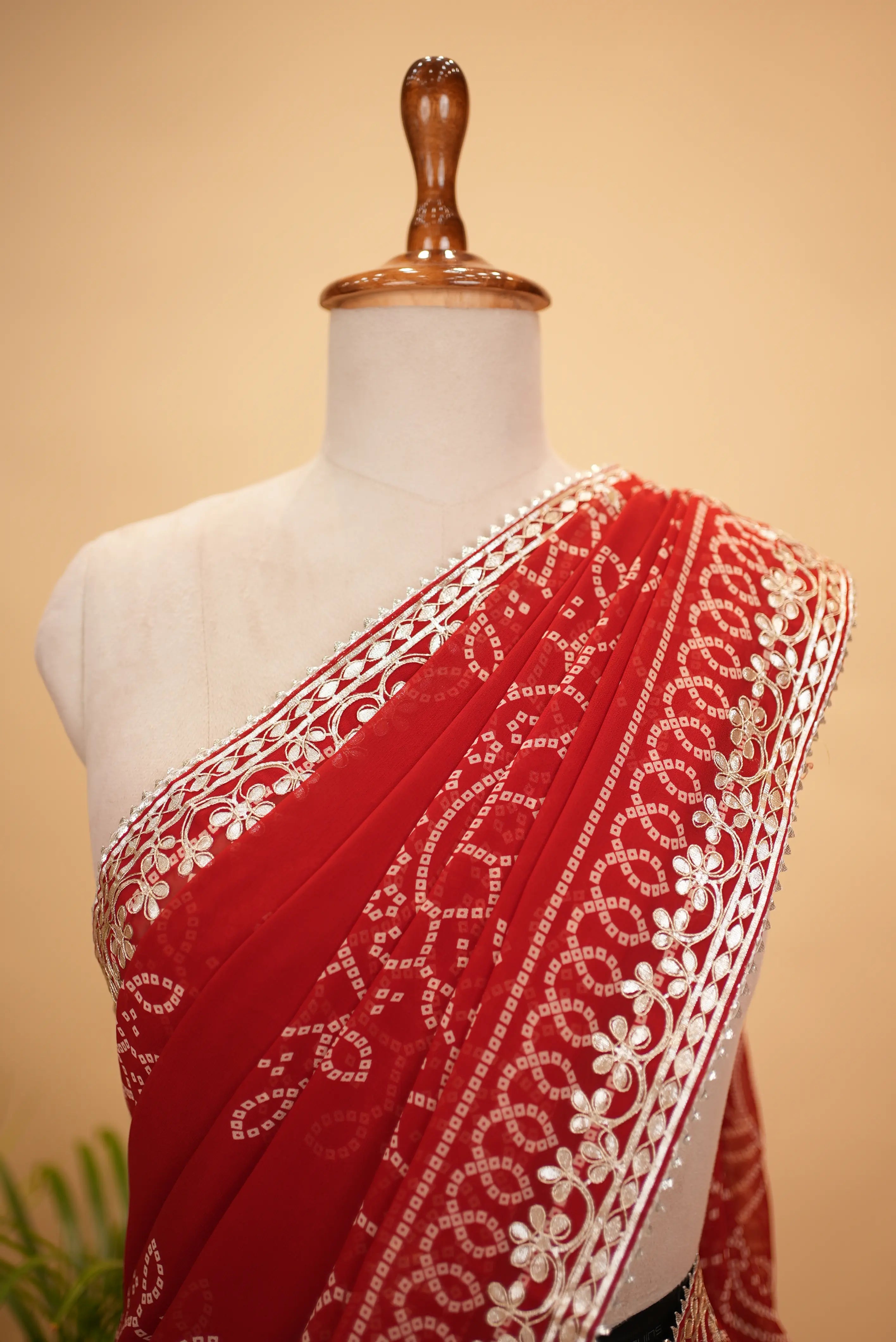Viscose Georgette Bandhani Saree With Cutdana Handwork (With Blouse)