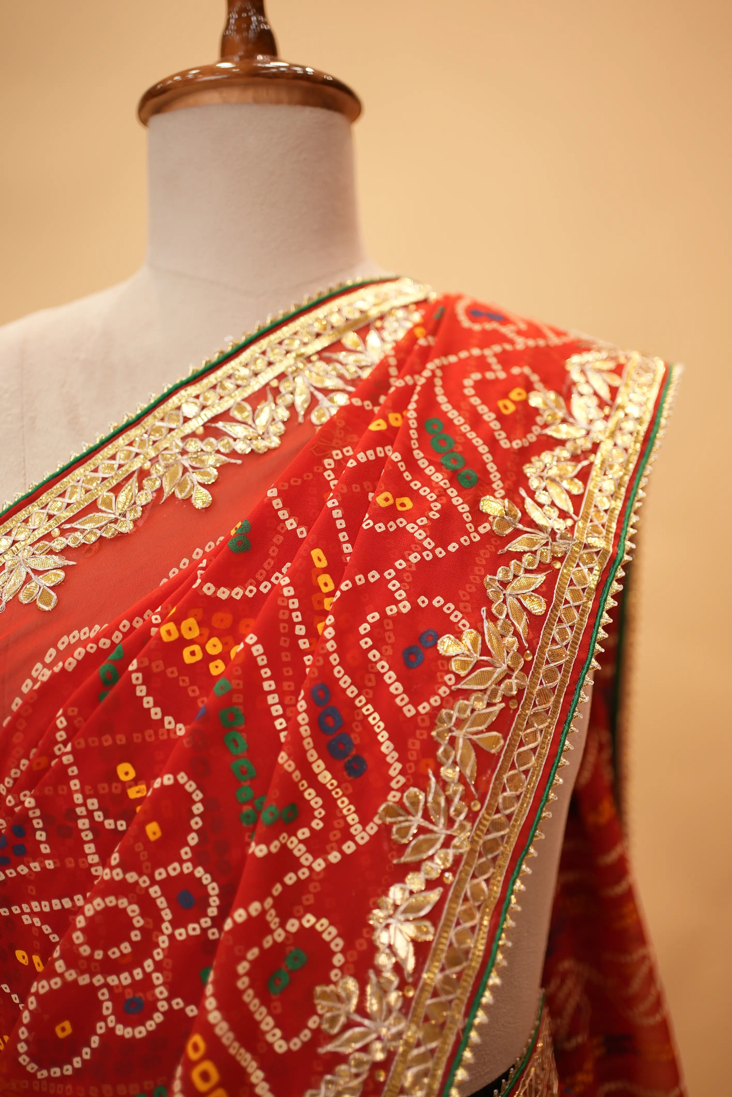 Viscose Georgette Bandhani Saree With Cutdana Handwork (With Blouse)