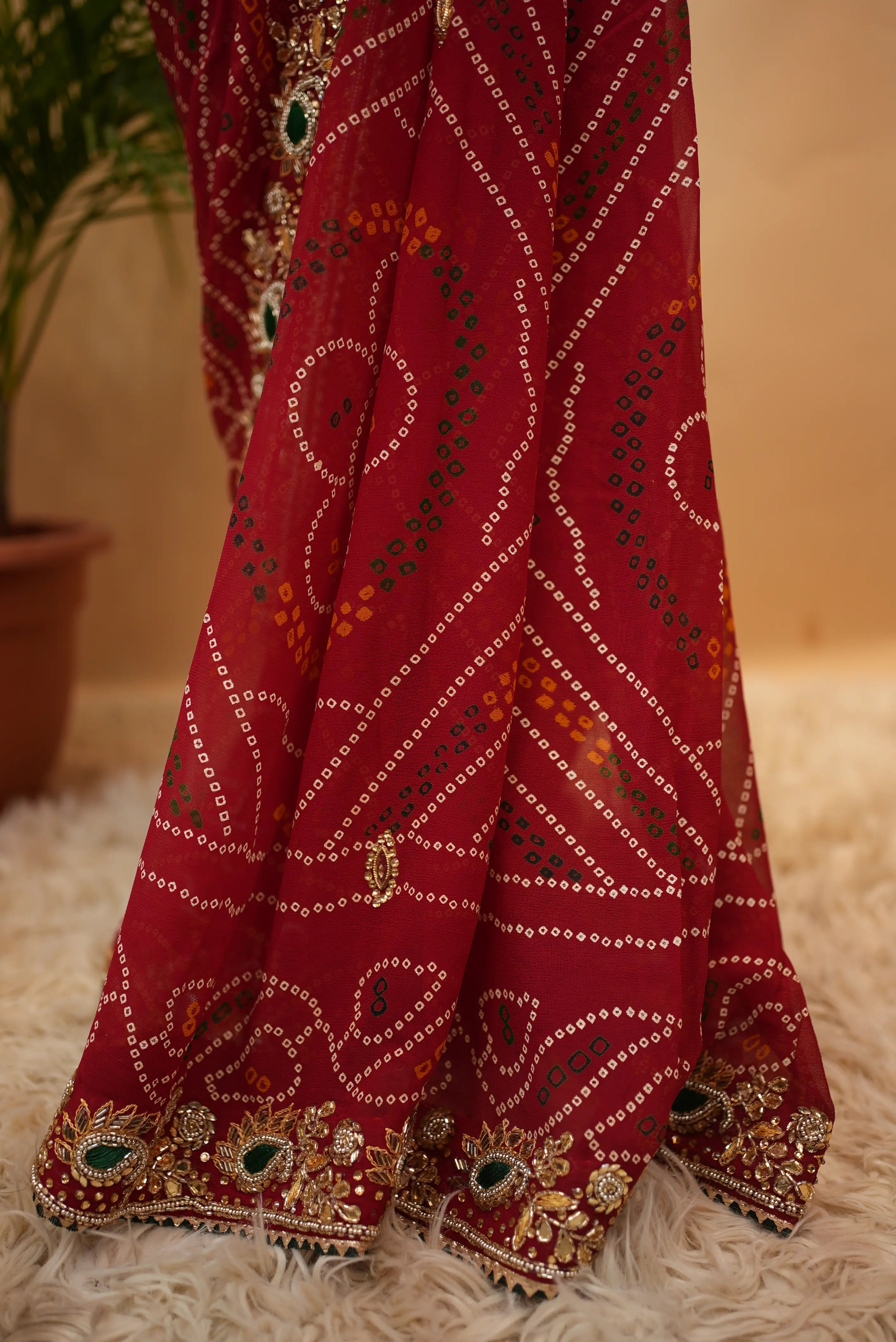 Viscose Georgette Bandhani Saree With Cutdana Handwork (With Blouse)
