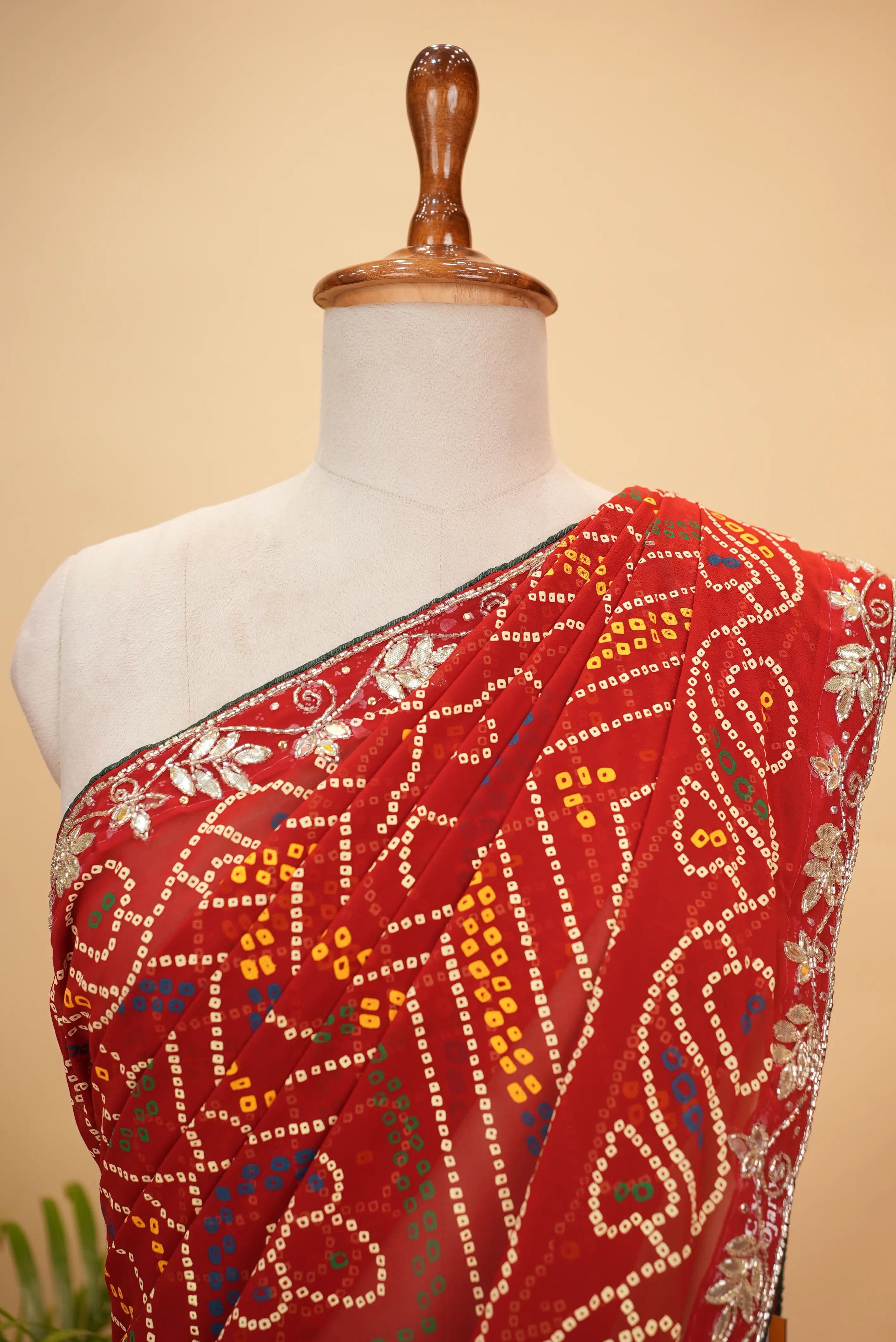 Viscose Georgette Bandhani Saree With Cutdana Handwork (With Blouse)
