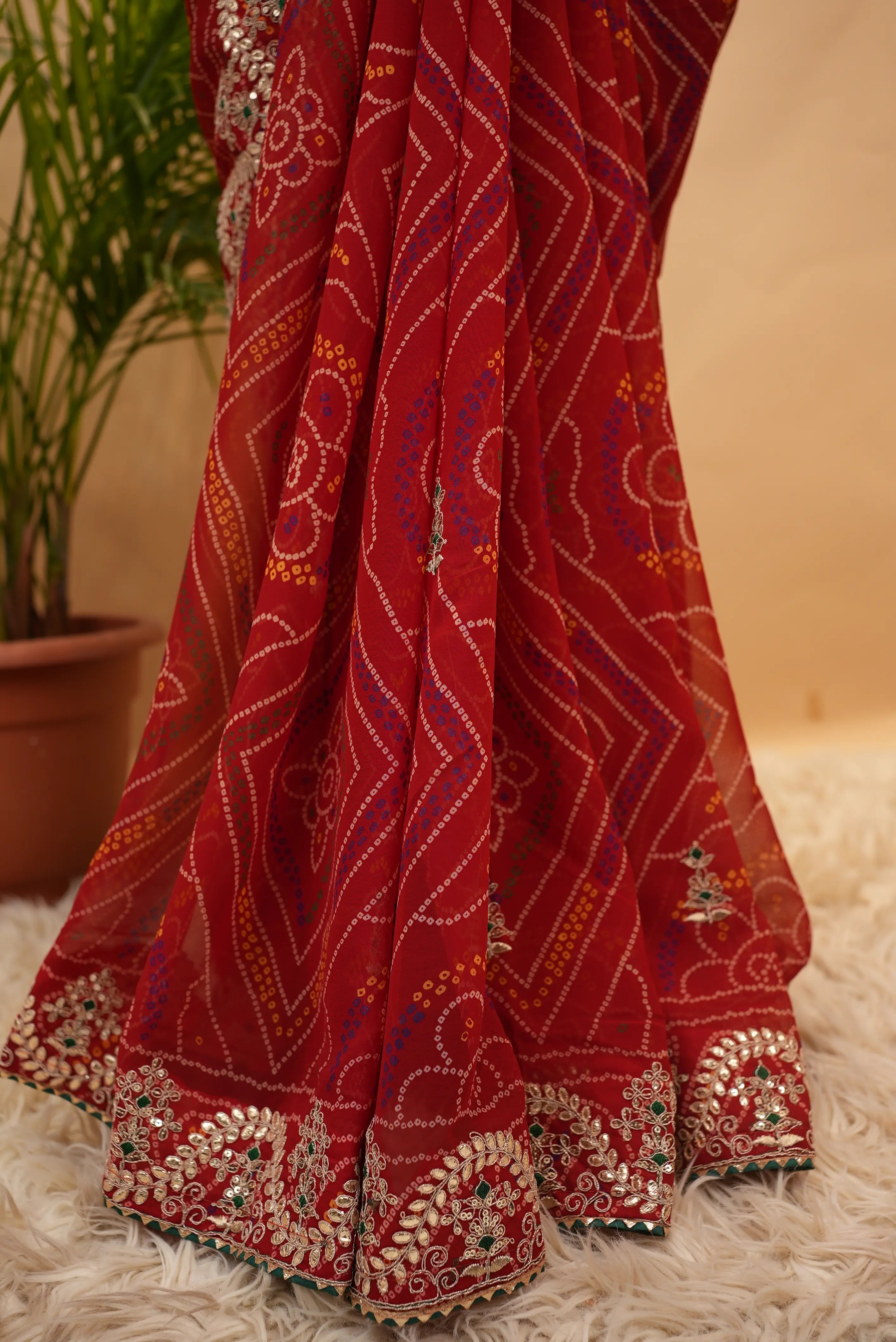 Viscose Georgette Bandhani Saree With Cutdana Handwork (With Blouse)