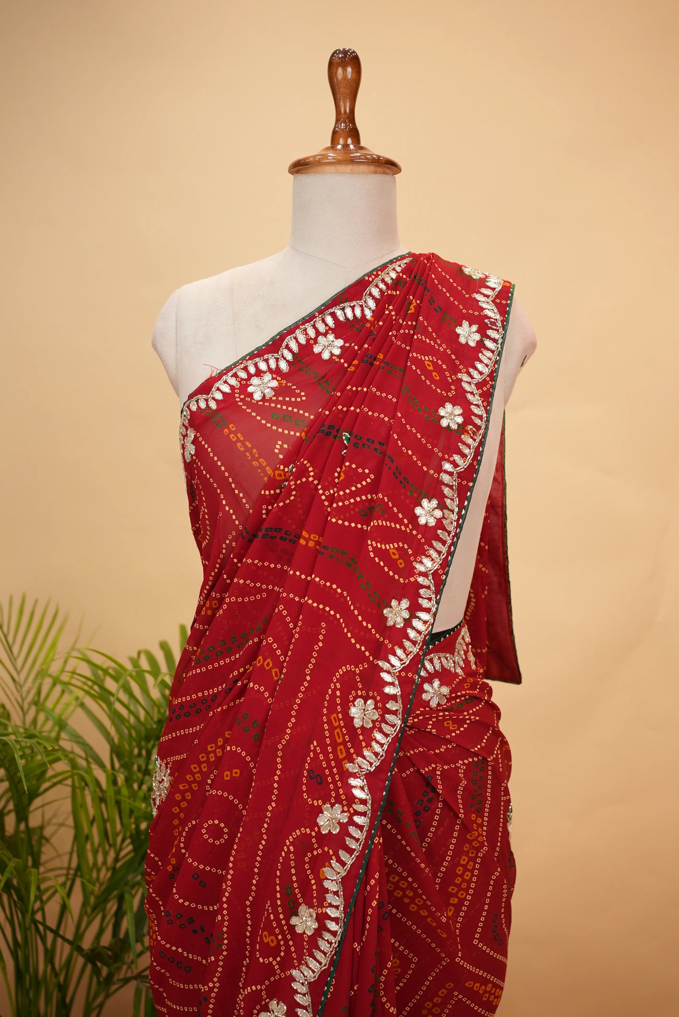 Viscose Georgette Bandhani Saree With Cutdana Handwork (With Blouse)