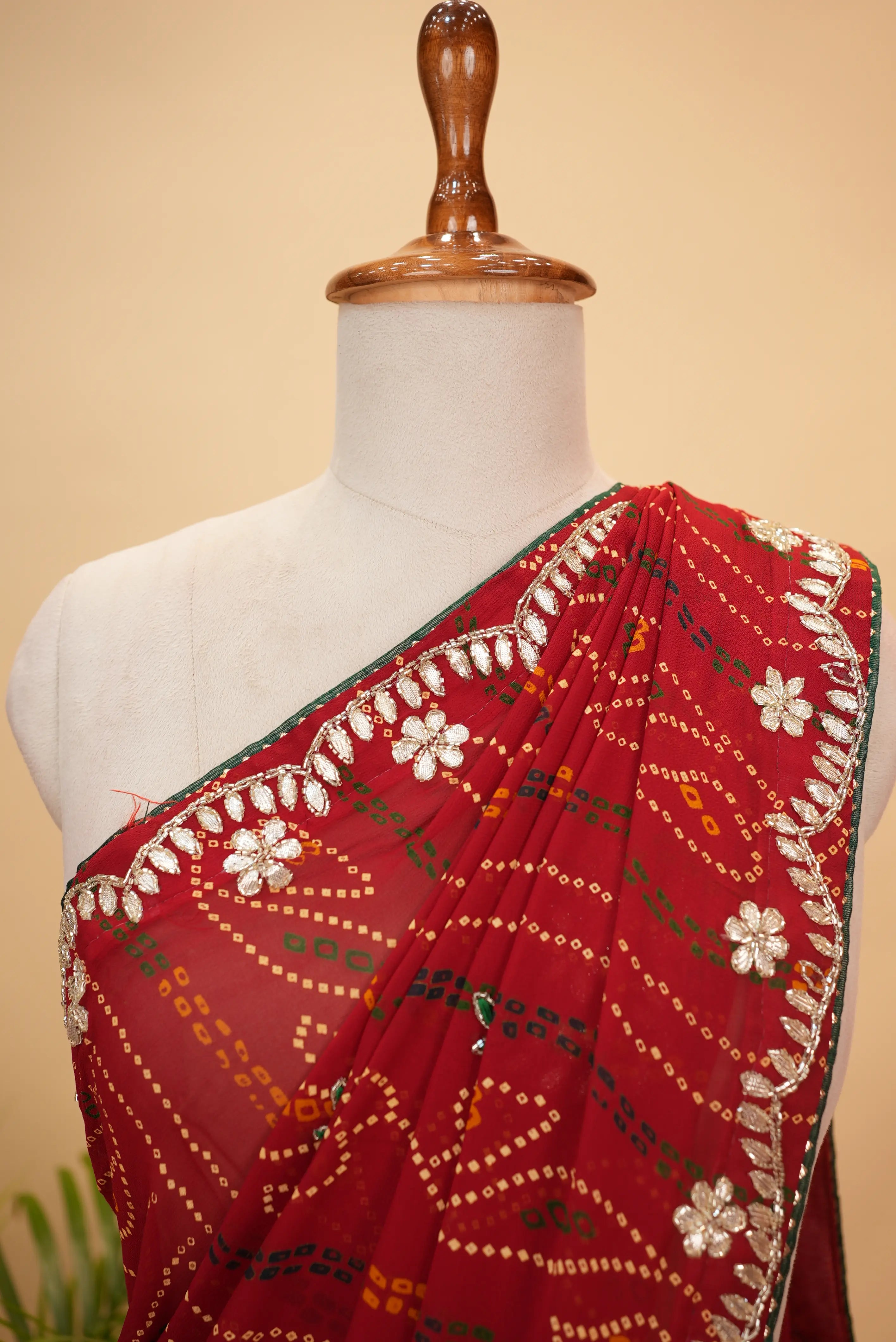 Viscose Georgette Bandhani Saree With Cutdana Handwork (With Blouse)