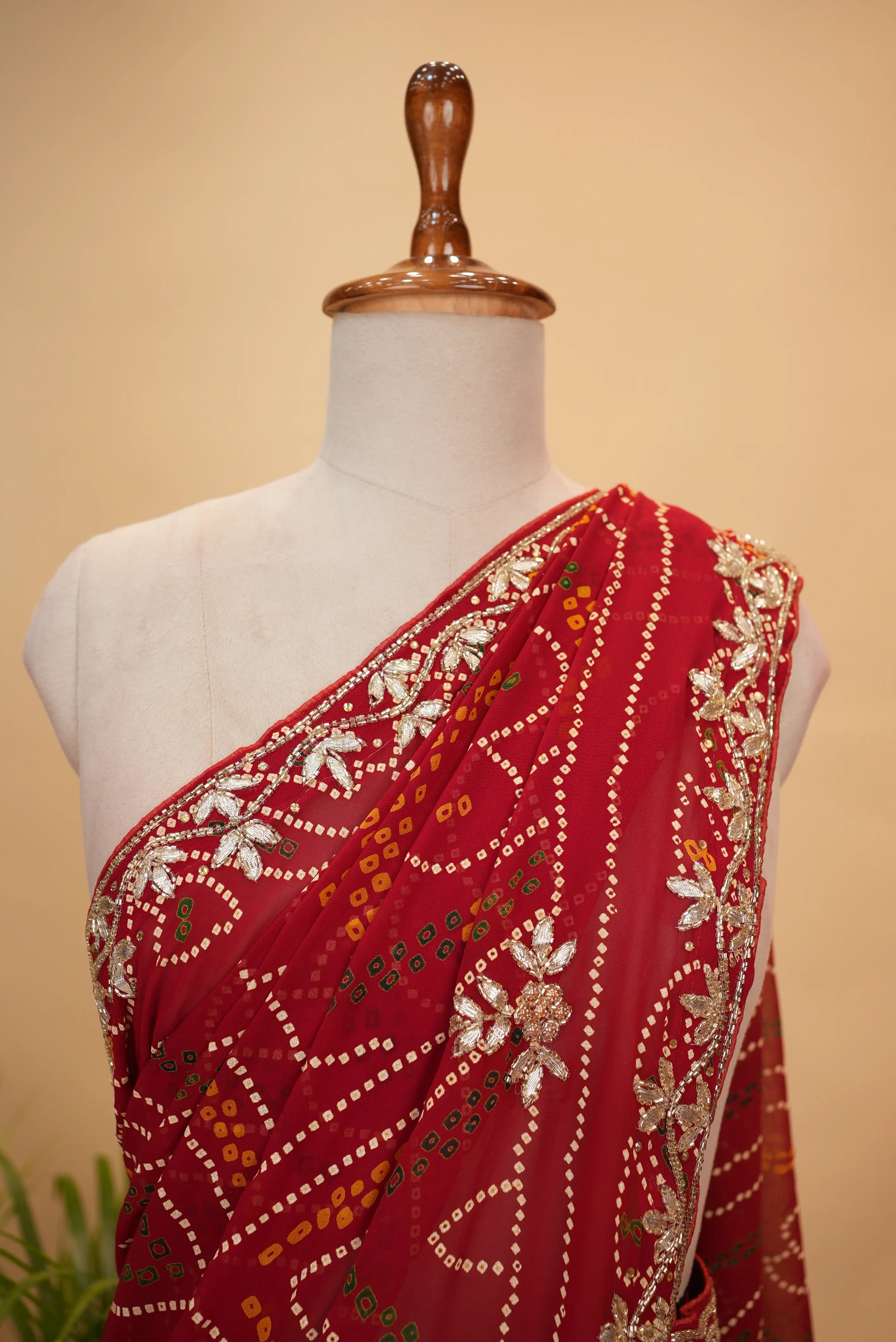 Viscose Georgette Bandhani Saree With Cutdana Handwork (With Blouse)