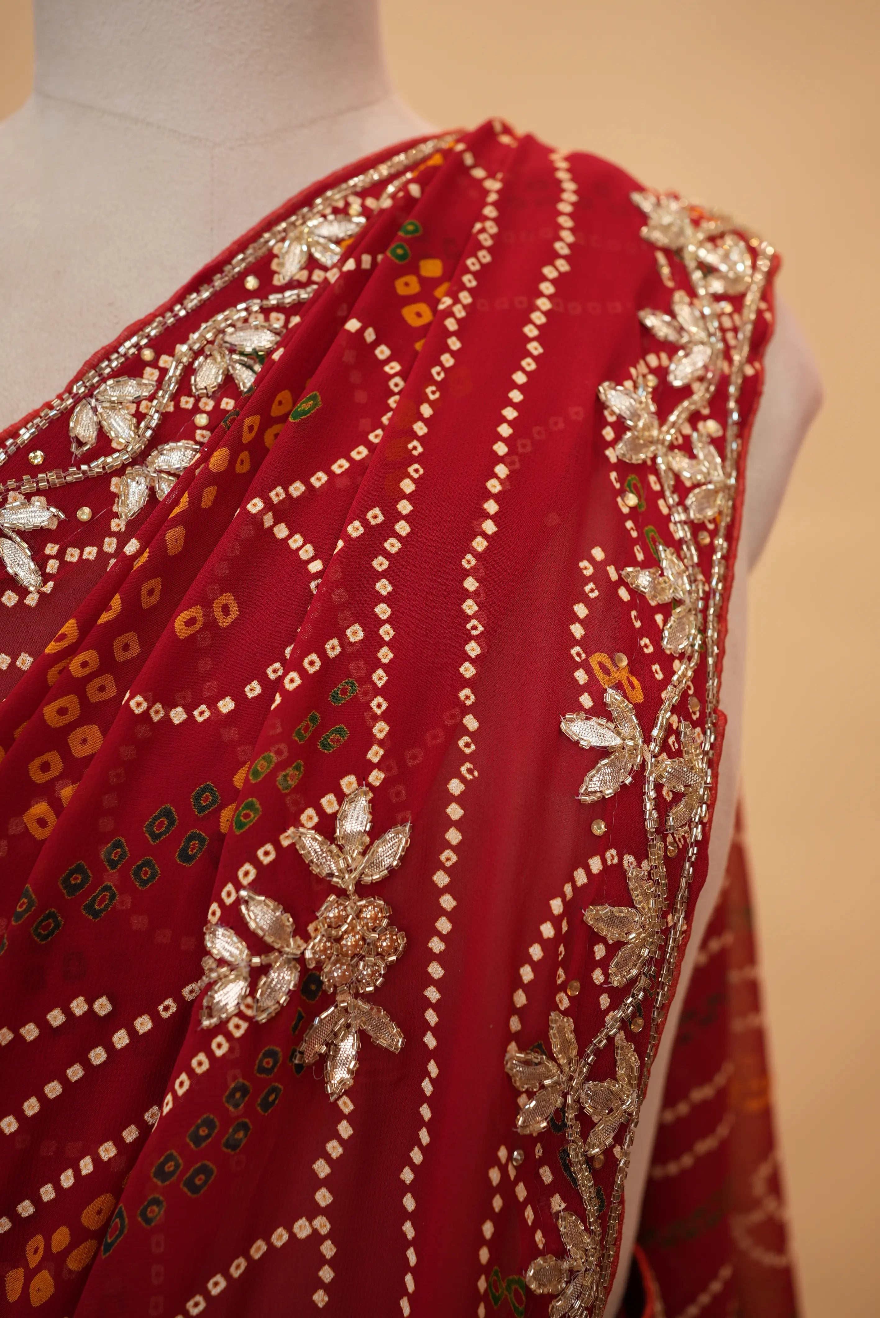 Viscose Georgette Bandhani Saree With Cutdana Handwork (With Blouse)