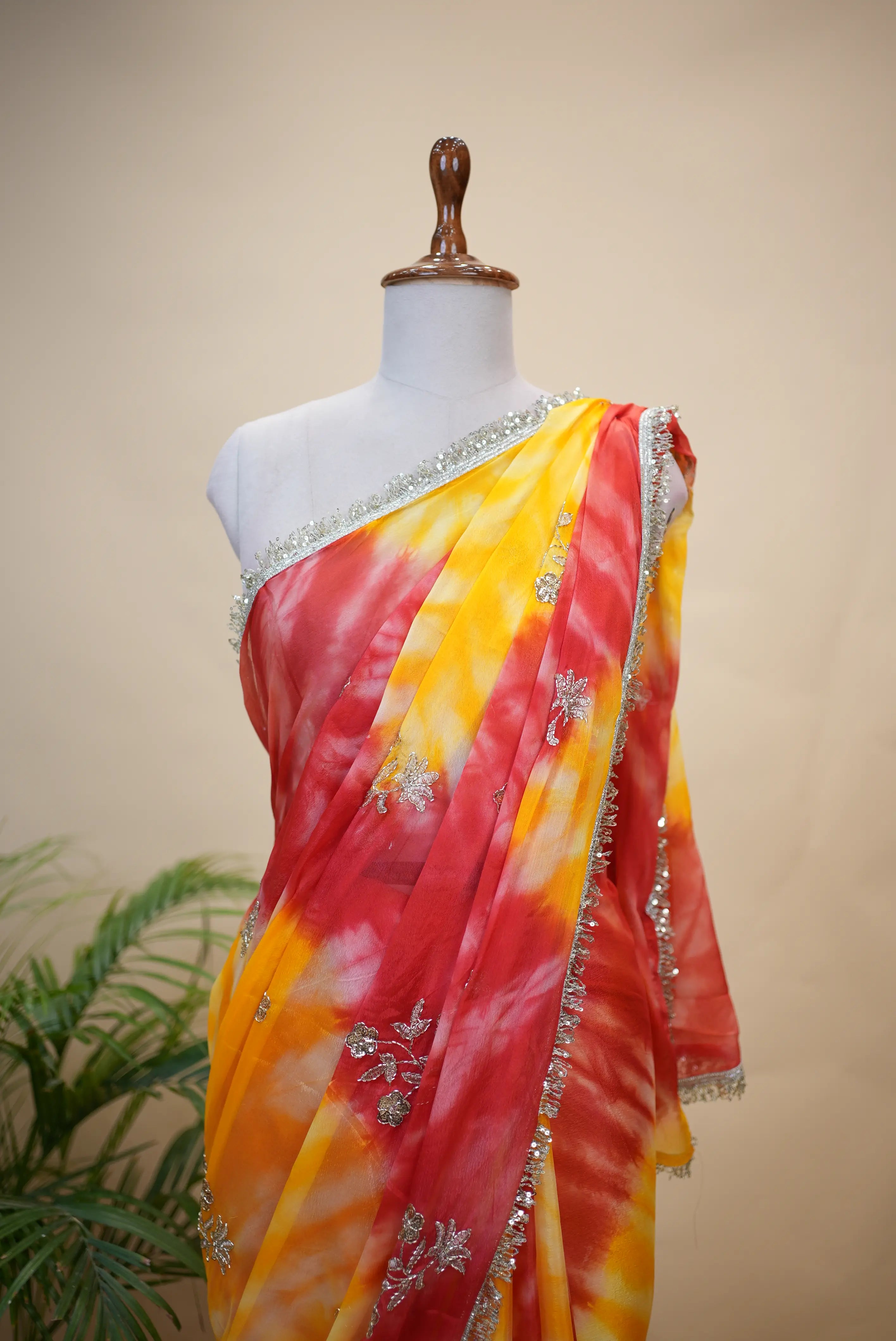 Shibori Print Darbari Pattern Saree With Aari-Tari Handwork (With Blouse)