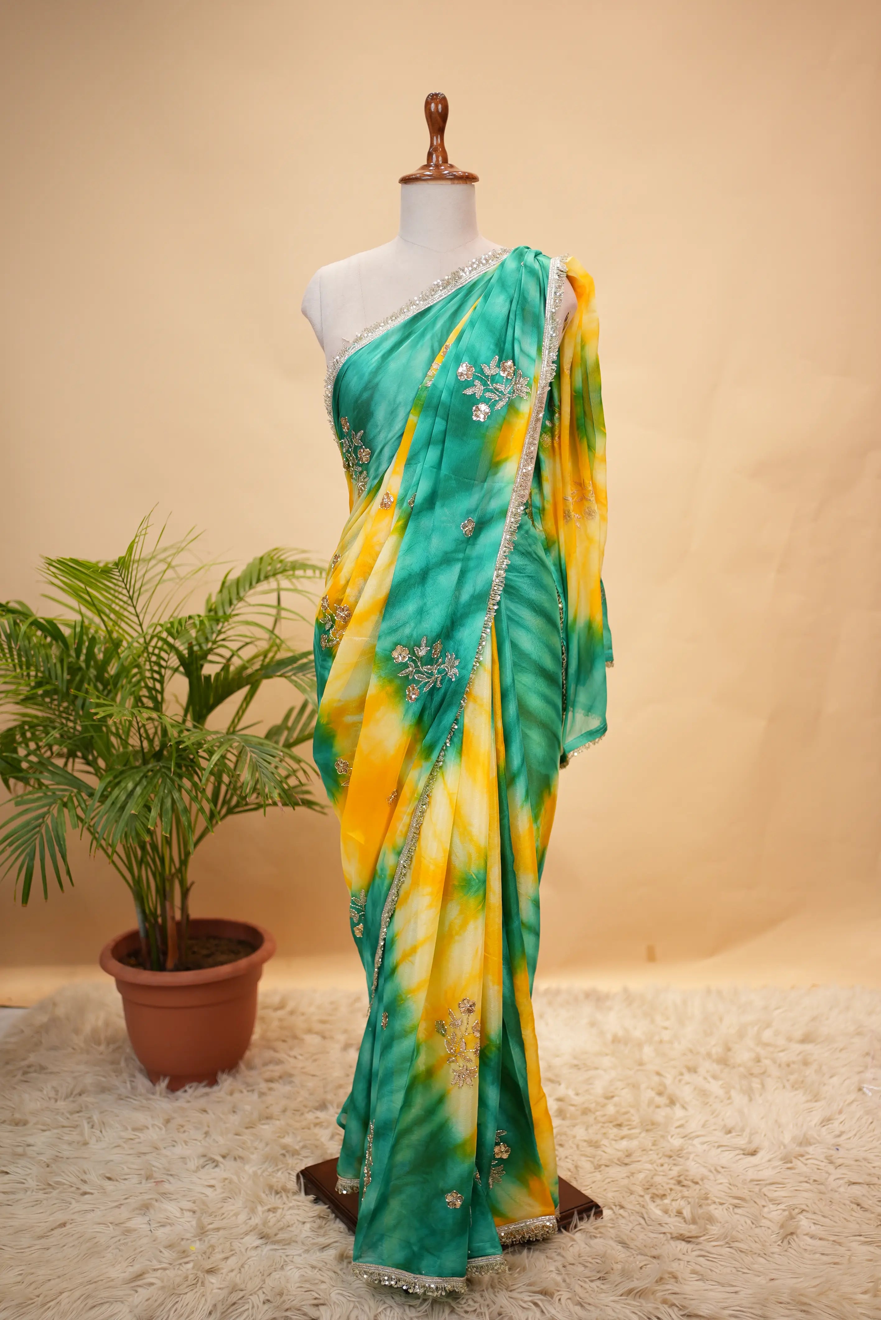 Shibori Print Darbari Pattern Saree With Aari-Tari Handwork (With Blouse)