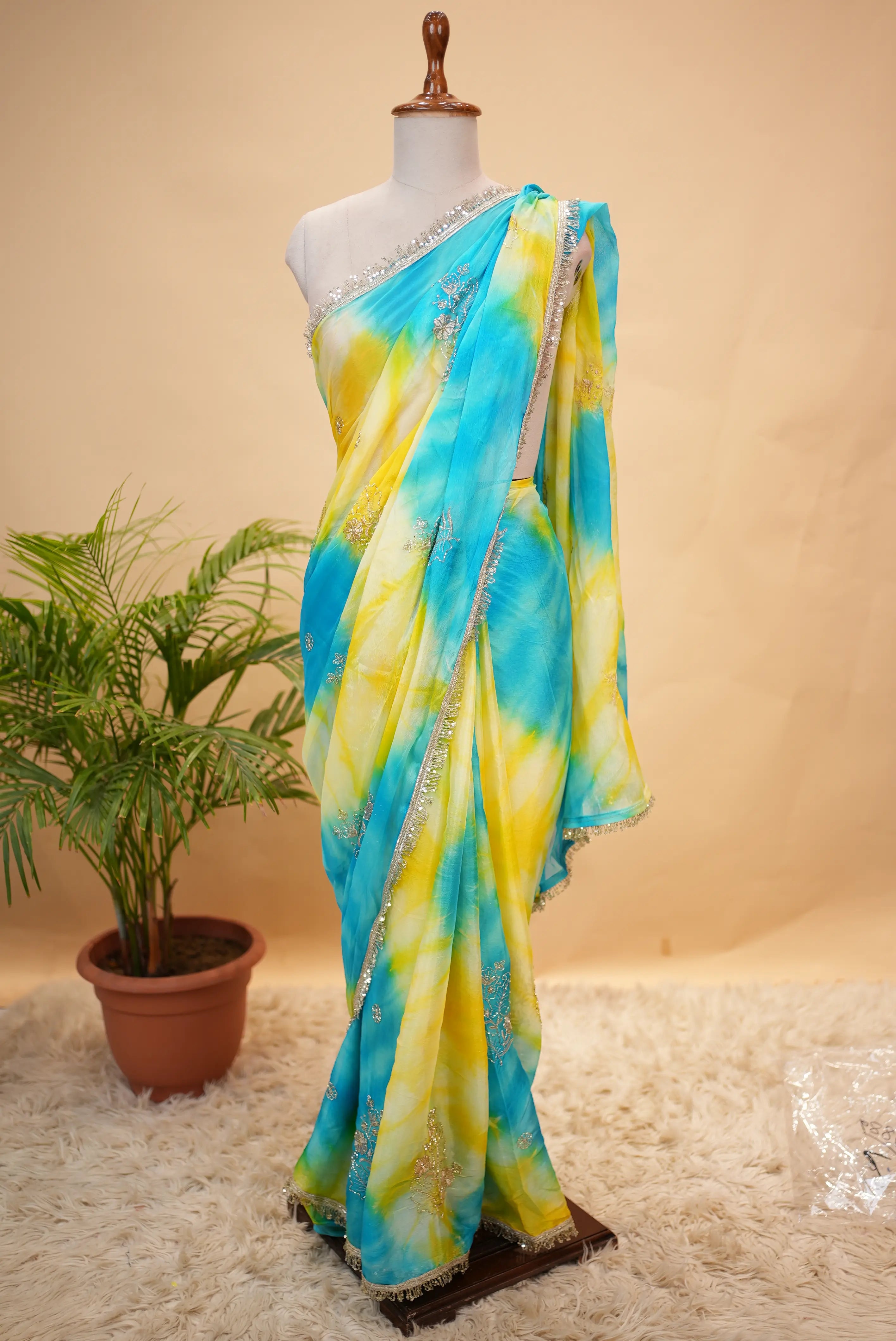 Shibori Print Darbari Pattern Saree With Aari-Tari Handwork (With Blouse)