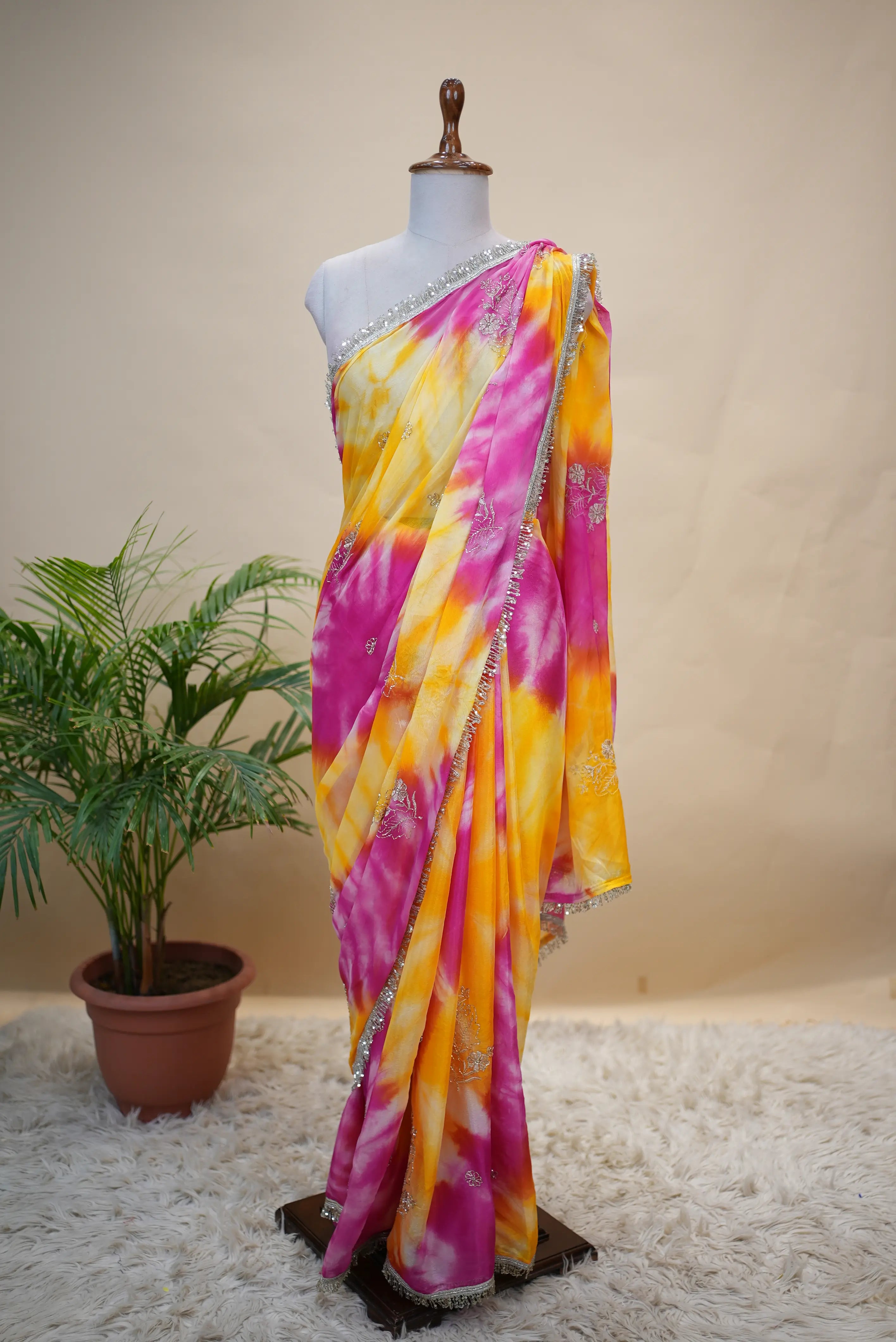 Shibori Print Darbari Pattern Saree With Aari-Tari Handwork (With Blouse)