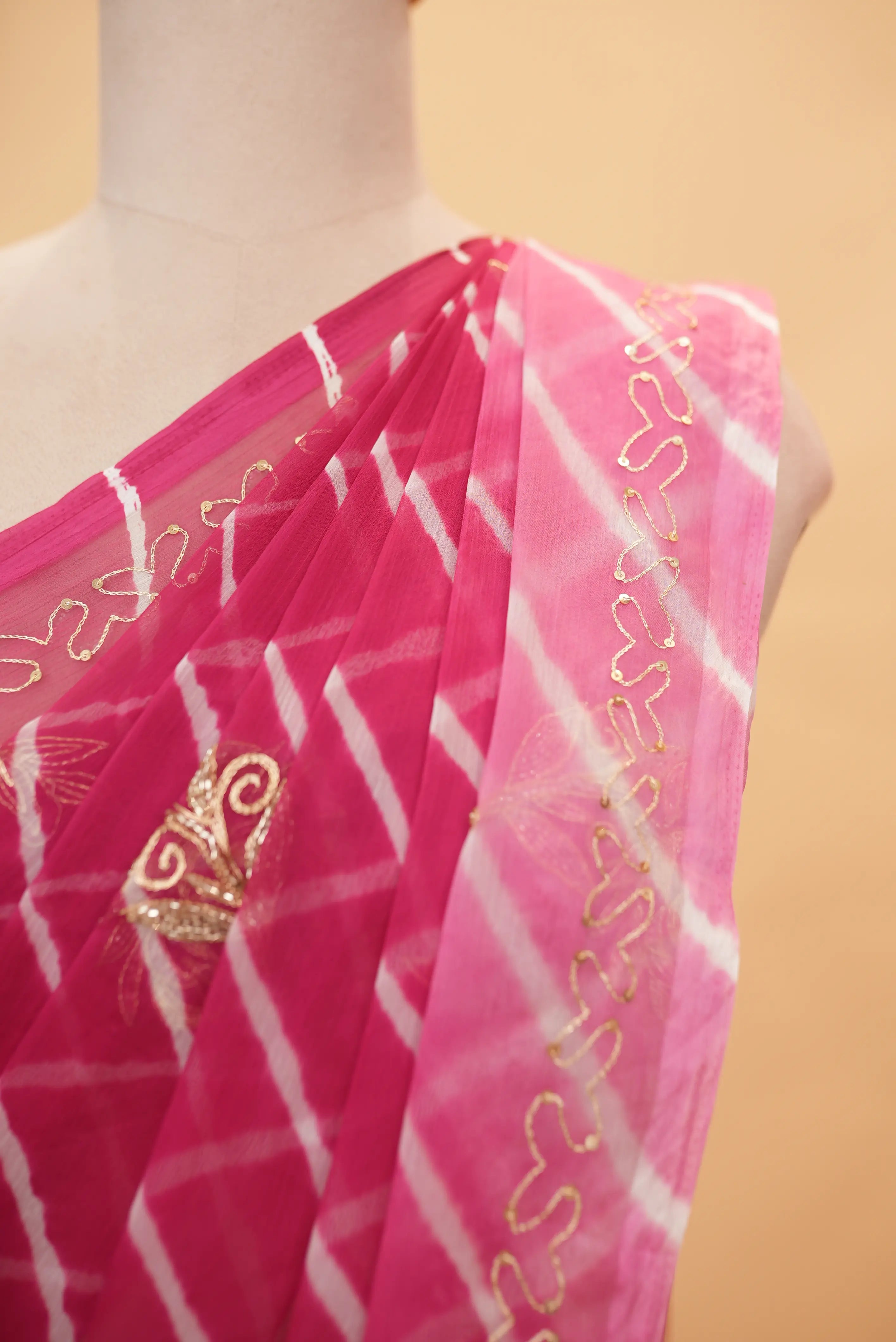 Vintage Rose Butta Pure Chiffon Fabric Saree (With Blouse)