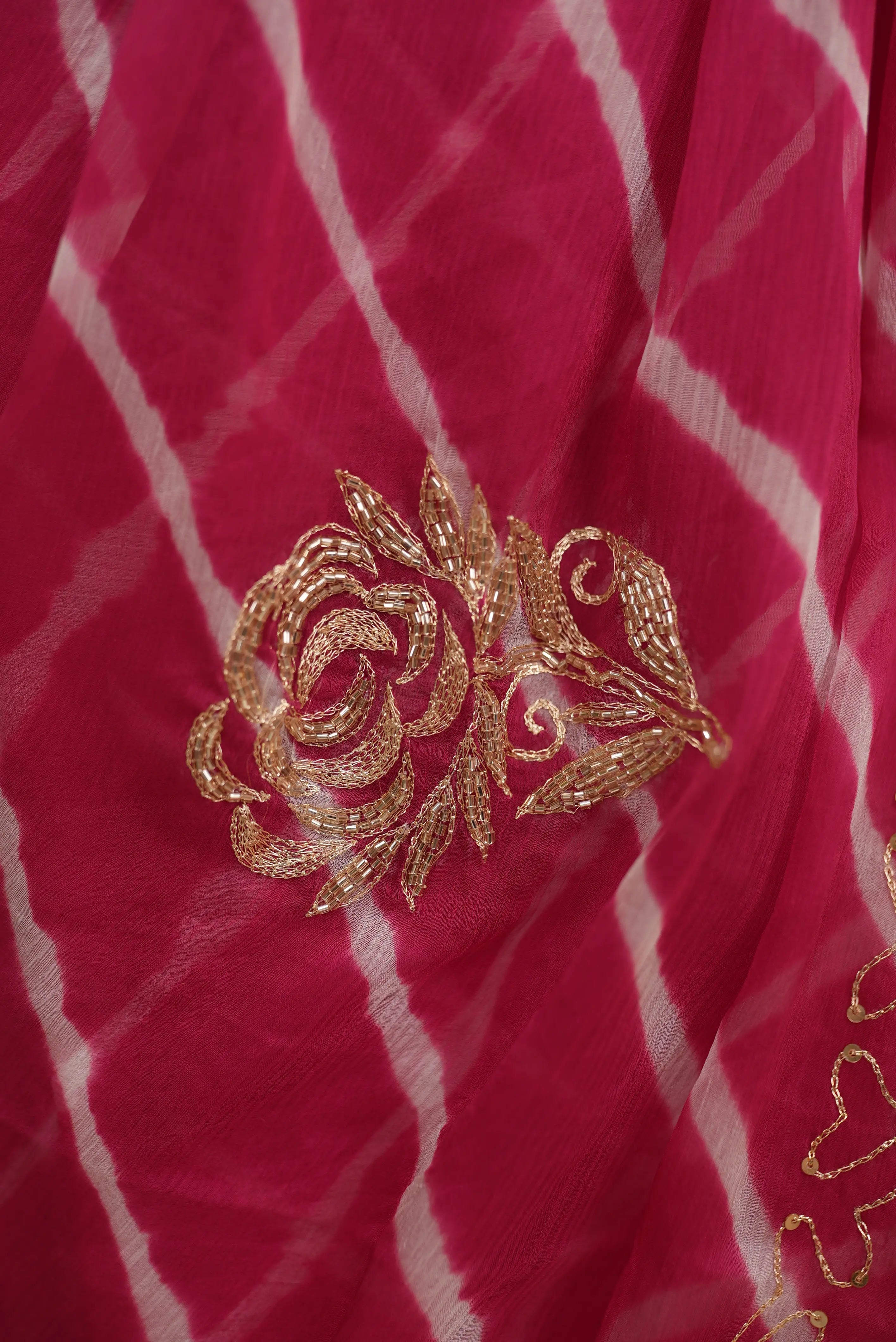 Vintage Rose Butta Pure Chiffon Fabric Saree (With Blouse)