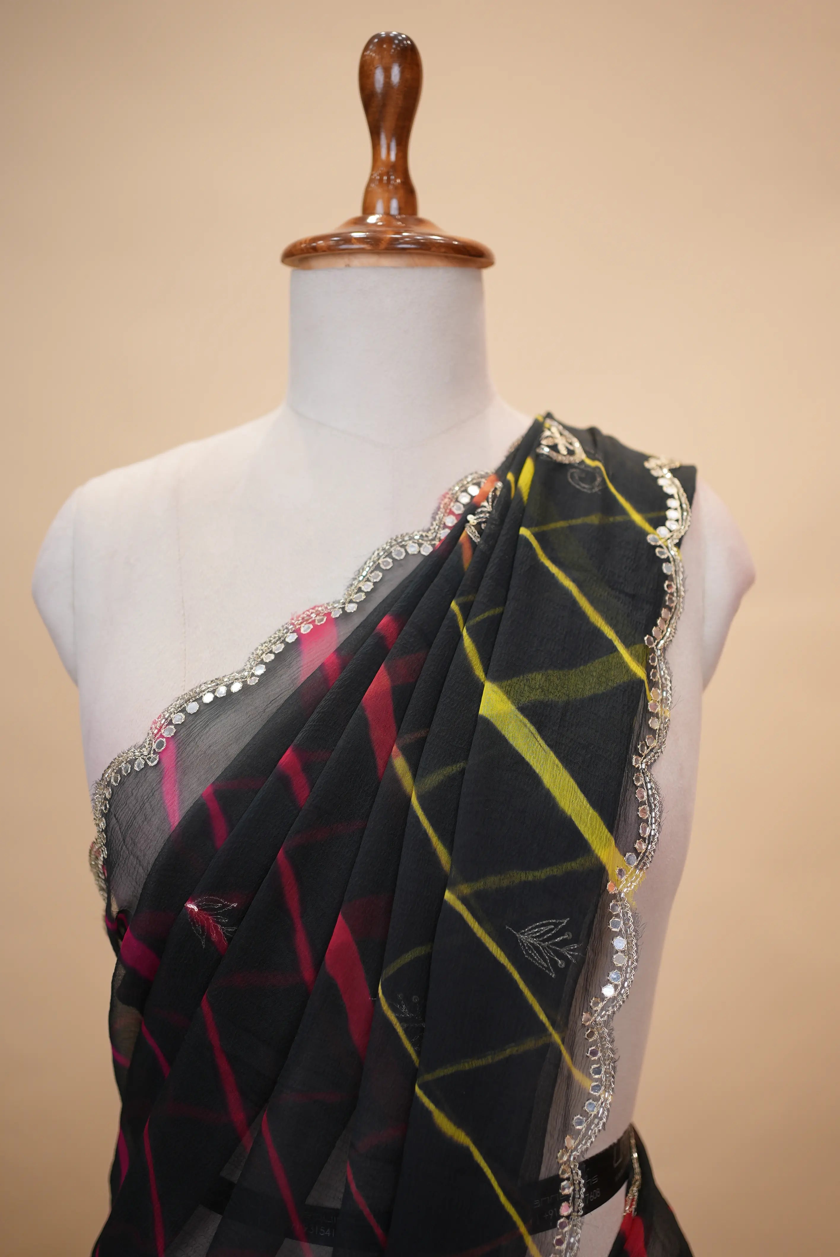 Chiffon Fabric Leheriya Saree with Butta Pattern (With Blouse)