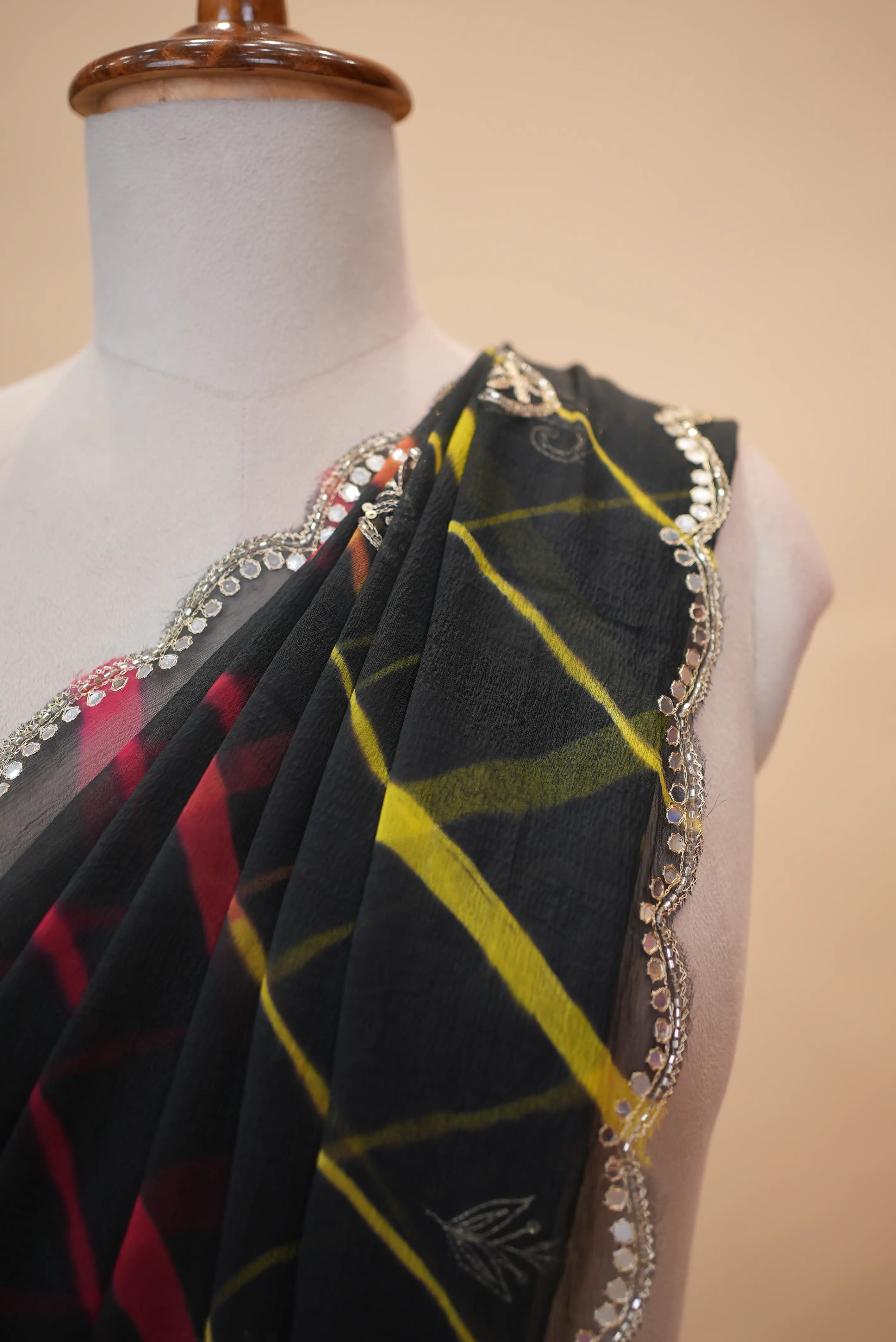 Chiffon Fabric Leheriya Saree with Butta Pattern (With Blouse)