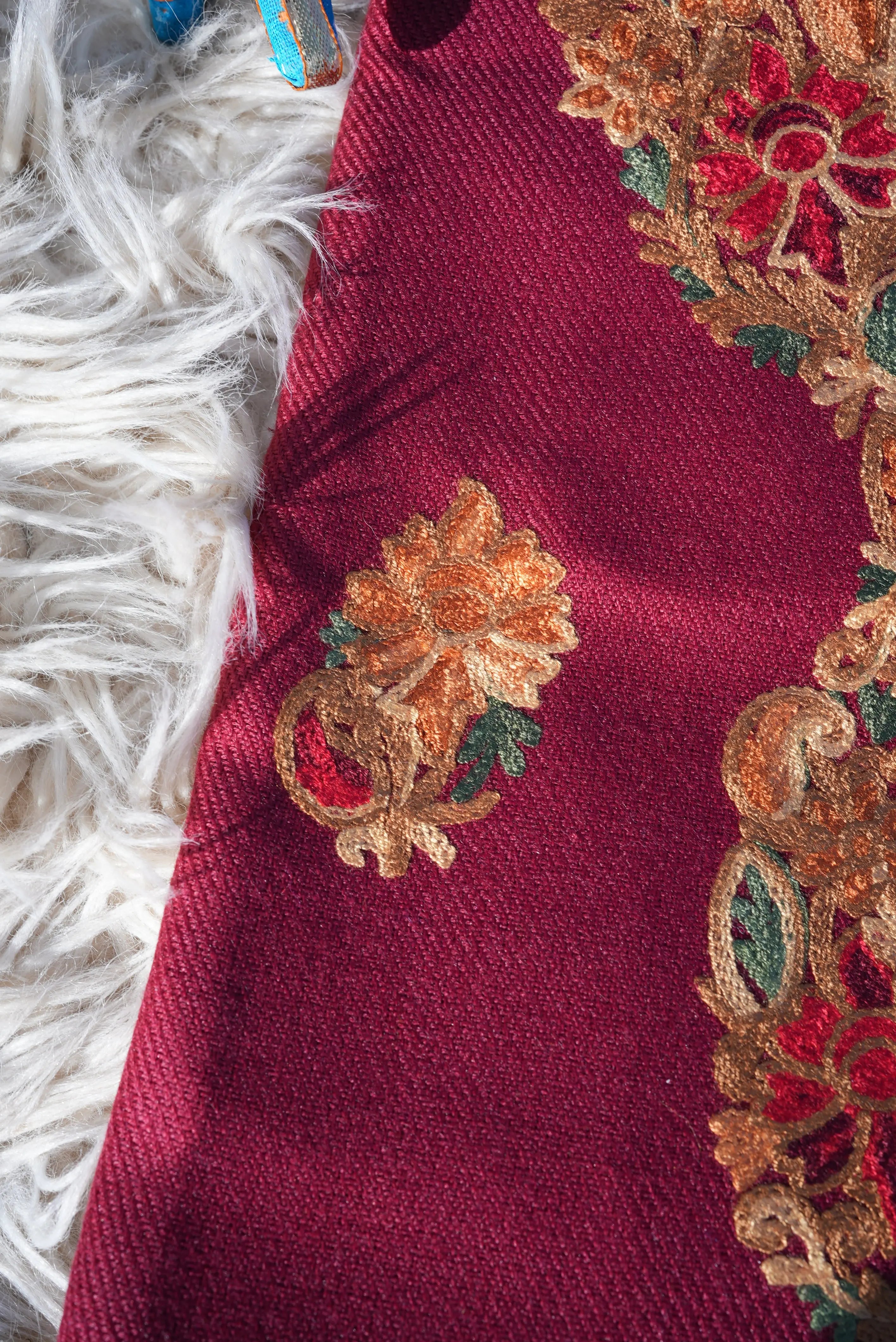 3-PIECE SUIT FABRIC WITH THRED WORK ON  WOOLEN FABRIC WITH DUPATTA