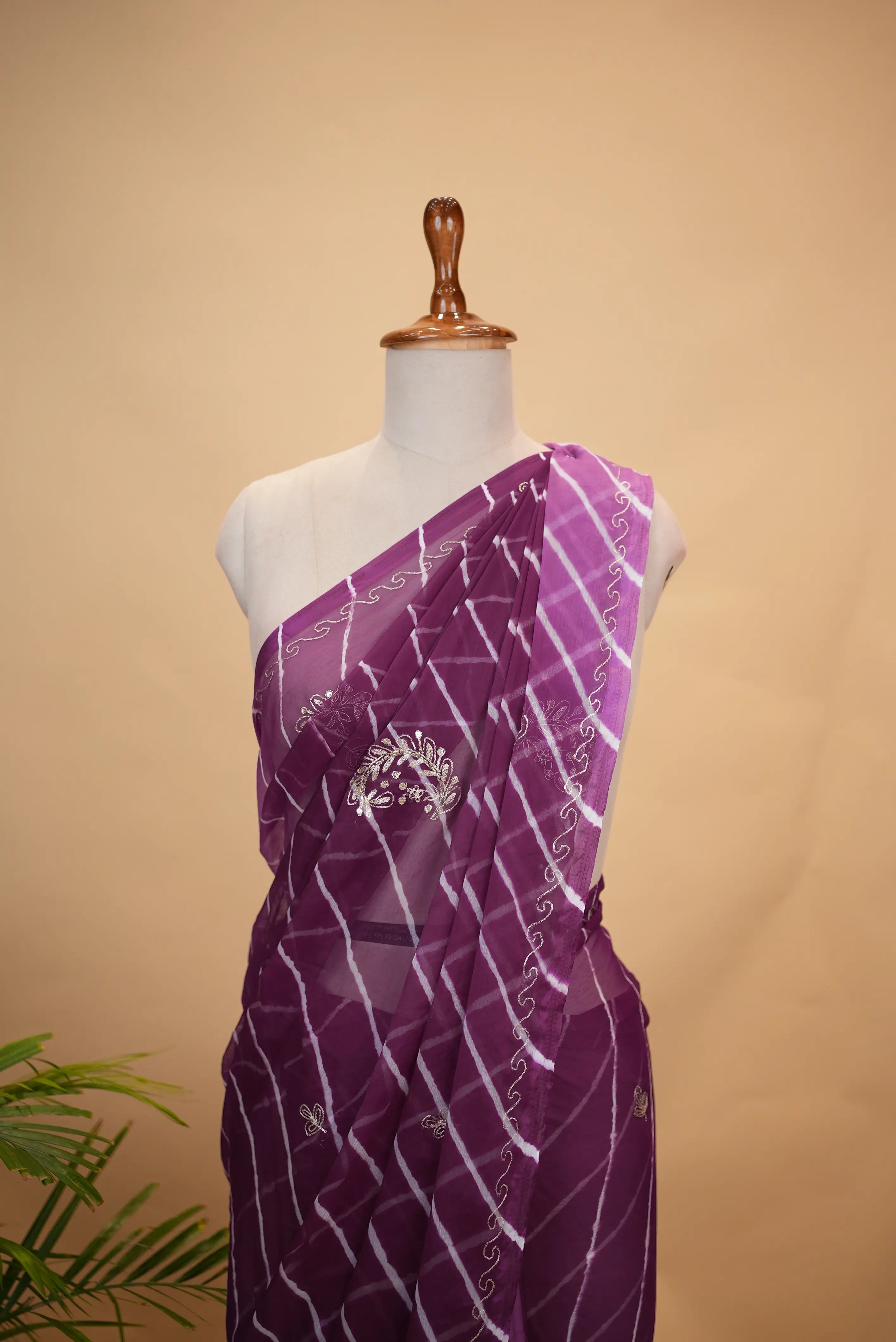 Pure Chiffon Fabric Dual Tone Leheriya Saree with Butta Pattern (With Blouse)