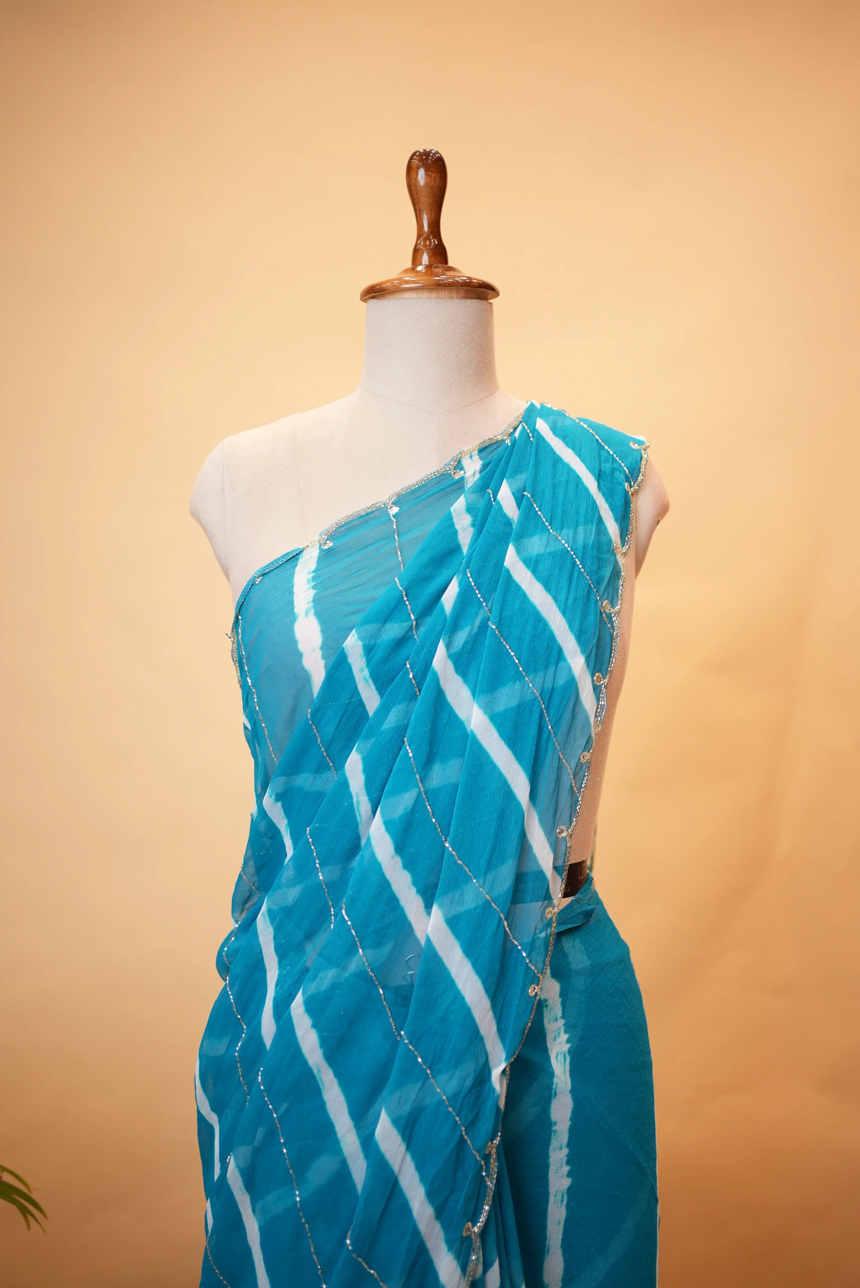Traditional Leheriya Saree with Cut Dana & Mirror Work (With Blouse)