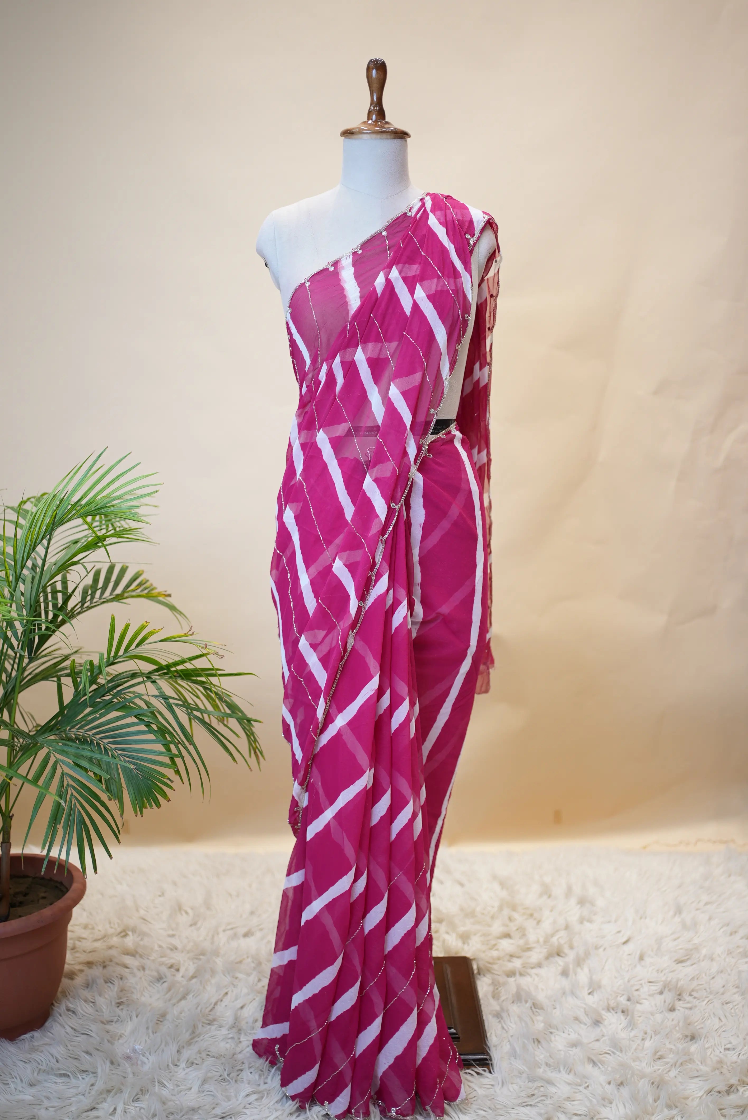 Traditional Leheriya Saree with Cut Dana & Mirror Work (With Blouse)