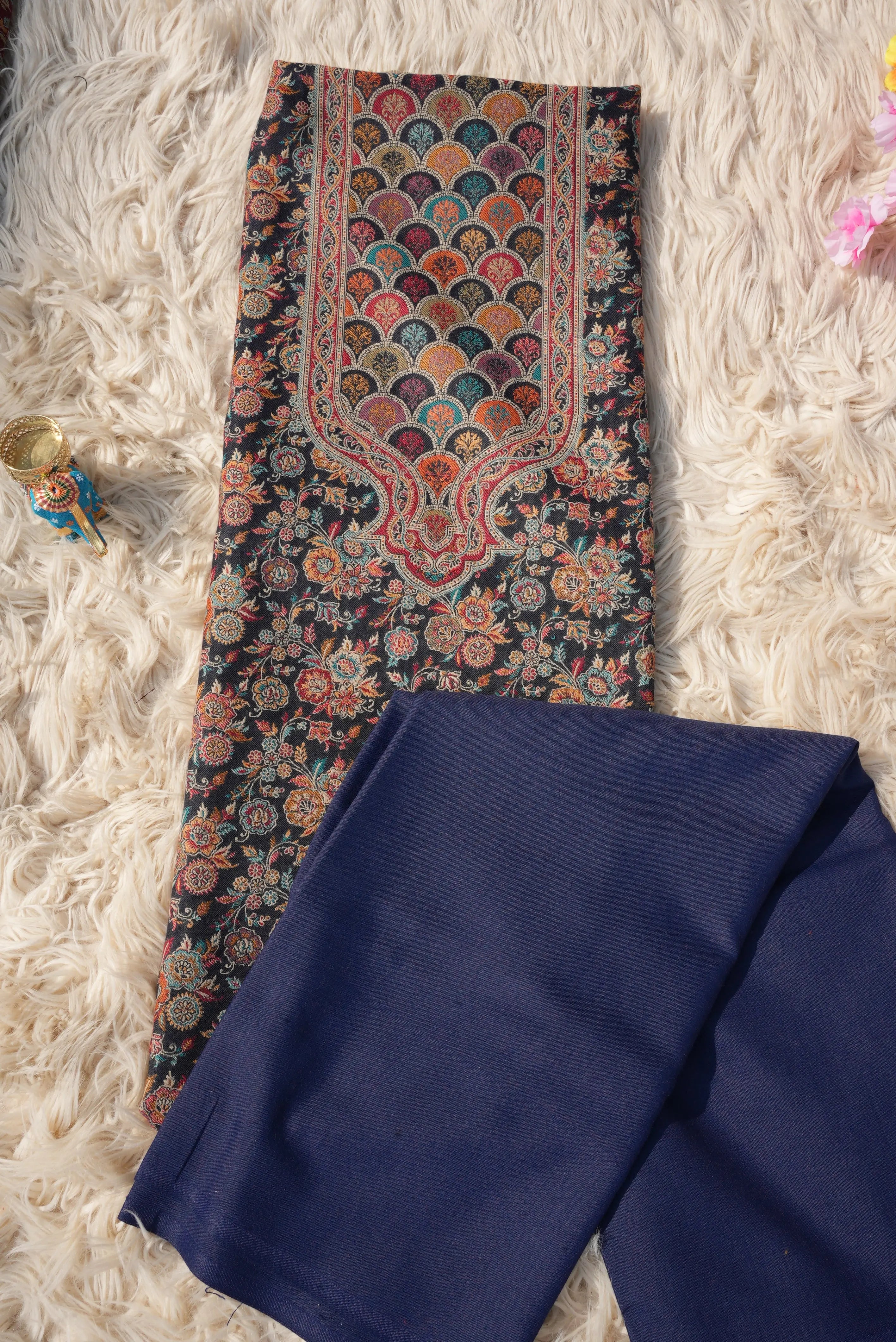 3-PIECE SUIT FABRIC WITH THRED WORK ON WOOLEN FABRIC WITH DUPATTA