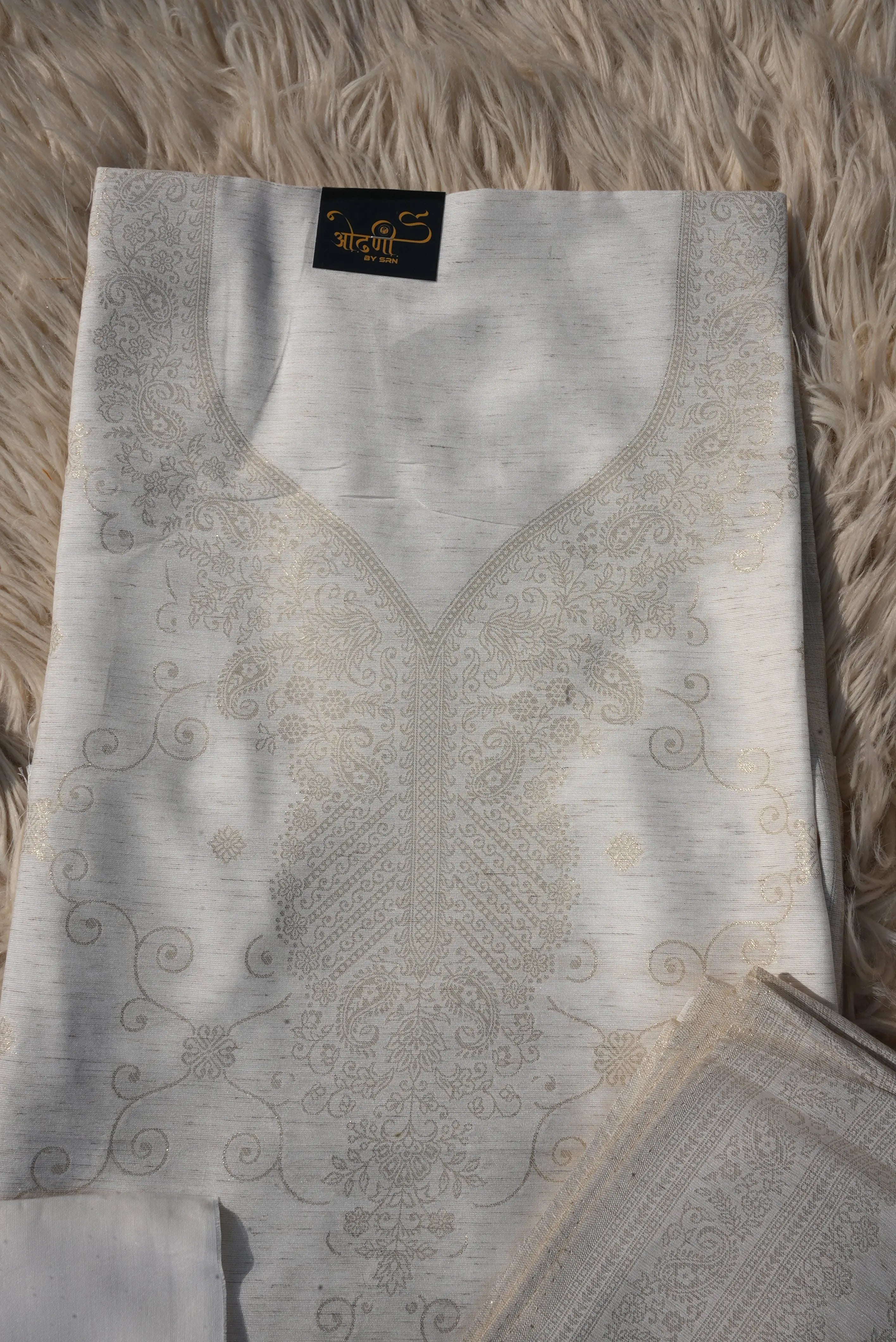 3-PIECE SUIT FABRIC WITH THRED WORK ON WOOLEN FABRIC WITH DUPATTA