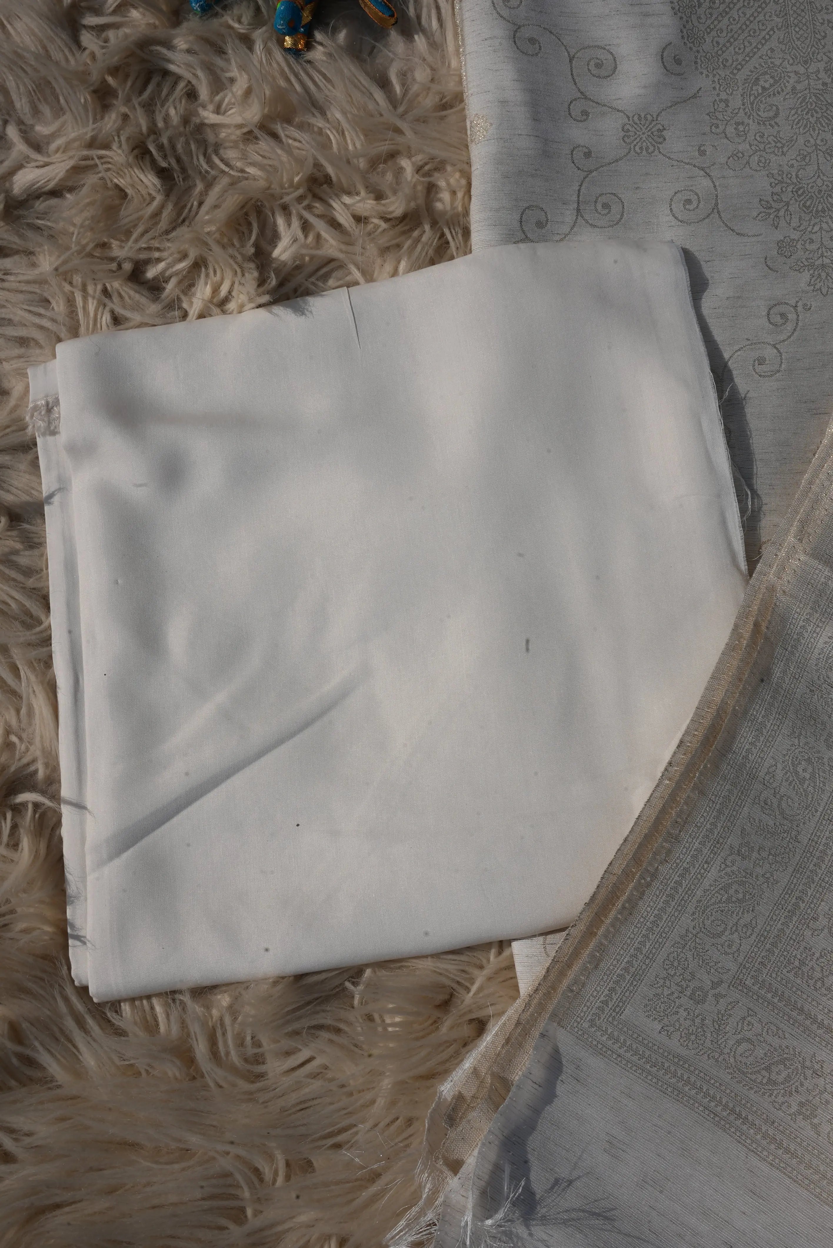3-PIECE SUIT FABRIC WITH THRED WORK ON WOOLEN FABRIC WITH DUPATTA