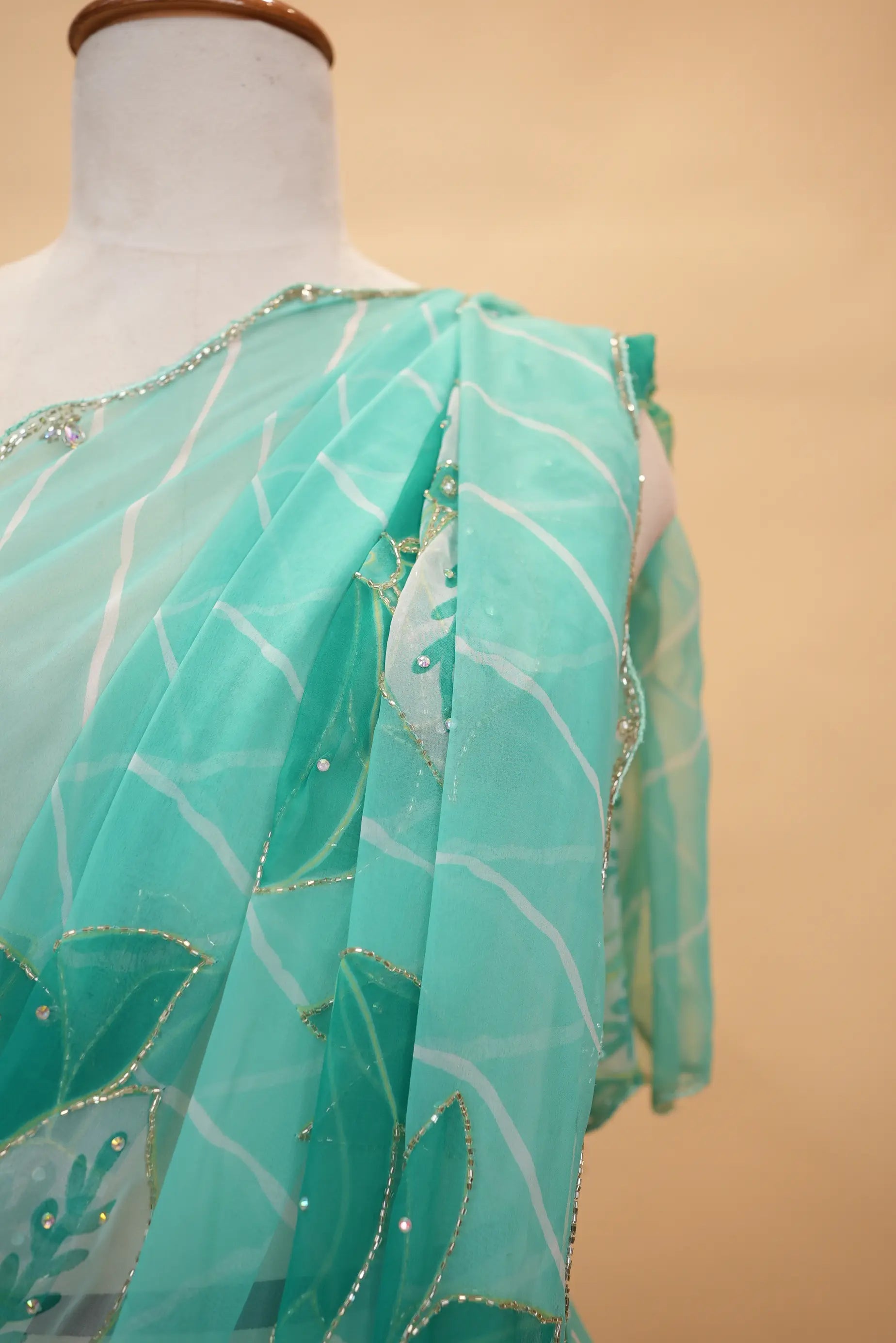 Flower Print Leheriya Georgette Saree with Cut Dana Work (With Blouse)