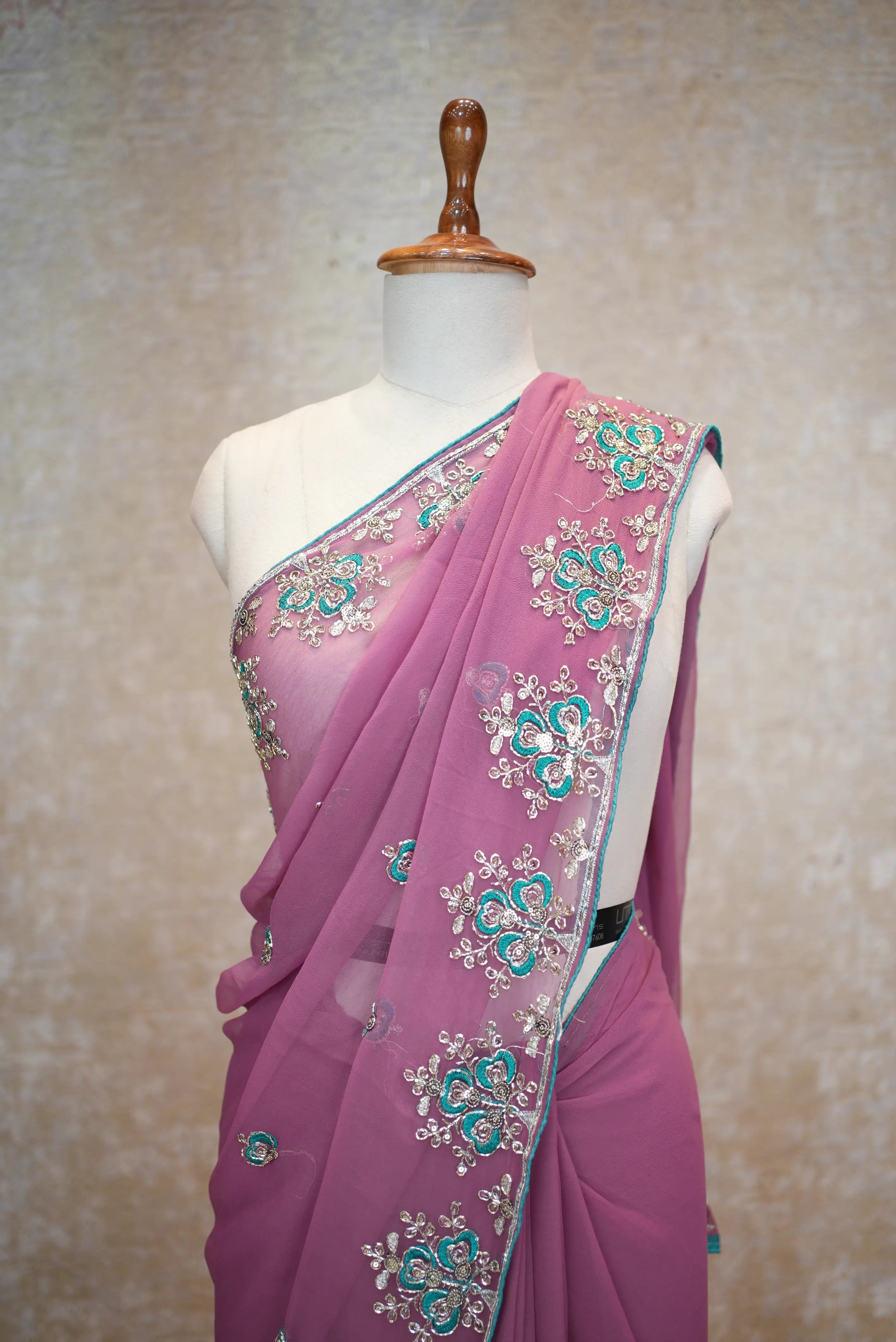 Georgette Fabric Saree with Buti Pattern & Heavy Border (With Blouse)