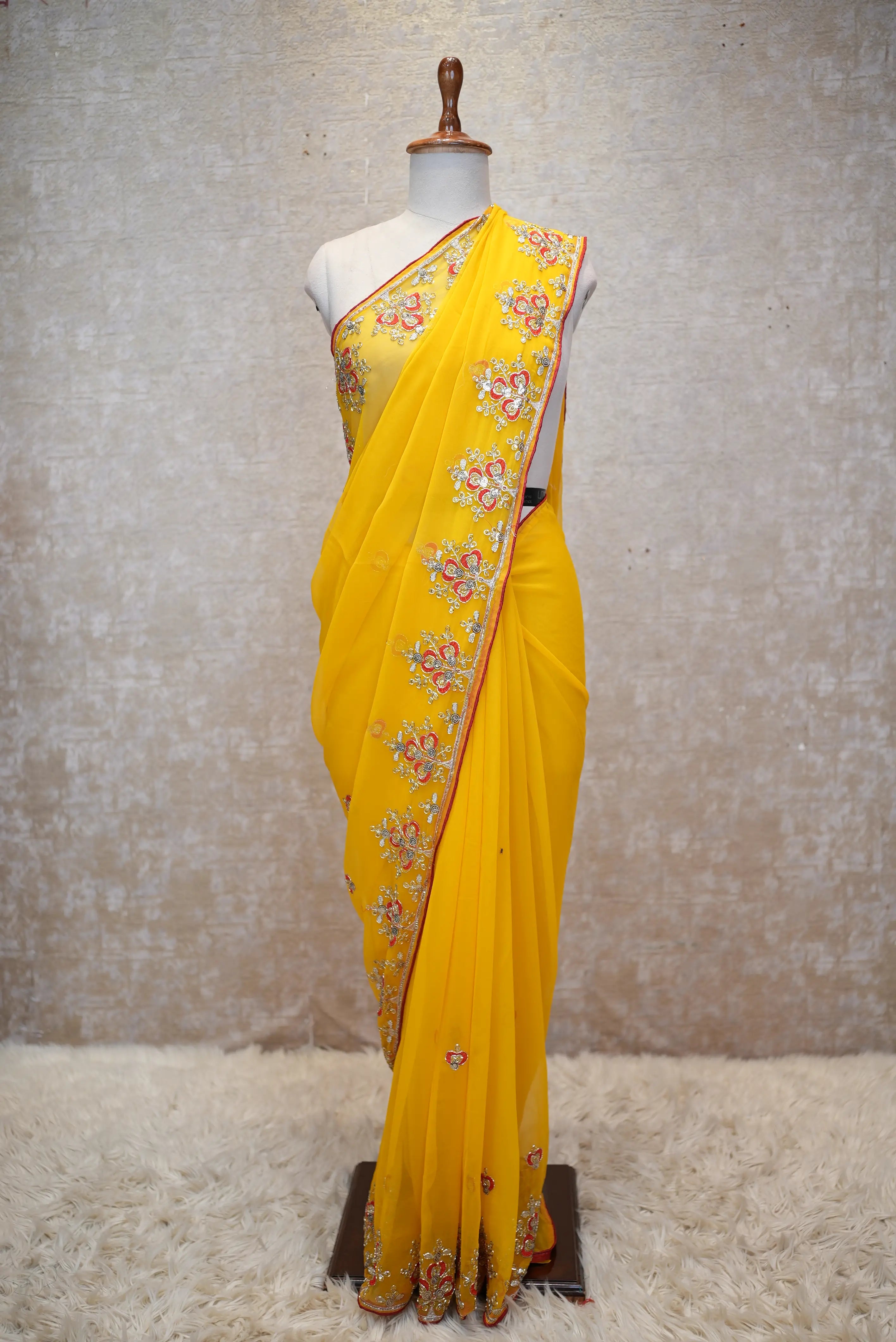 Georgette Fabric Saree with Buti Pattern & Heavy Border (With Blouse)