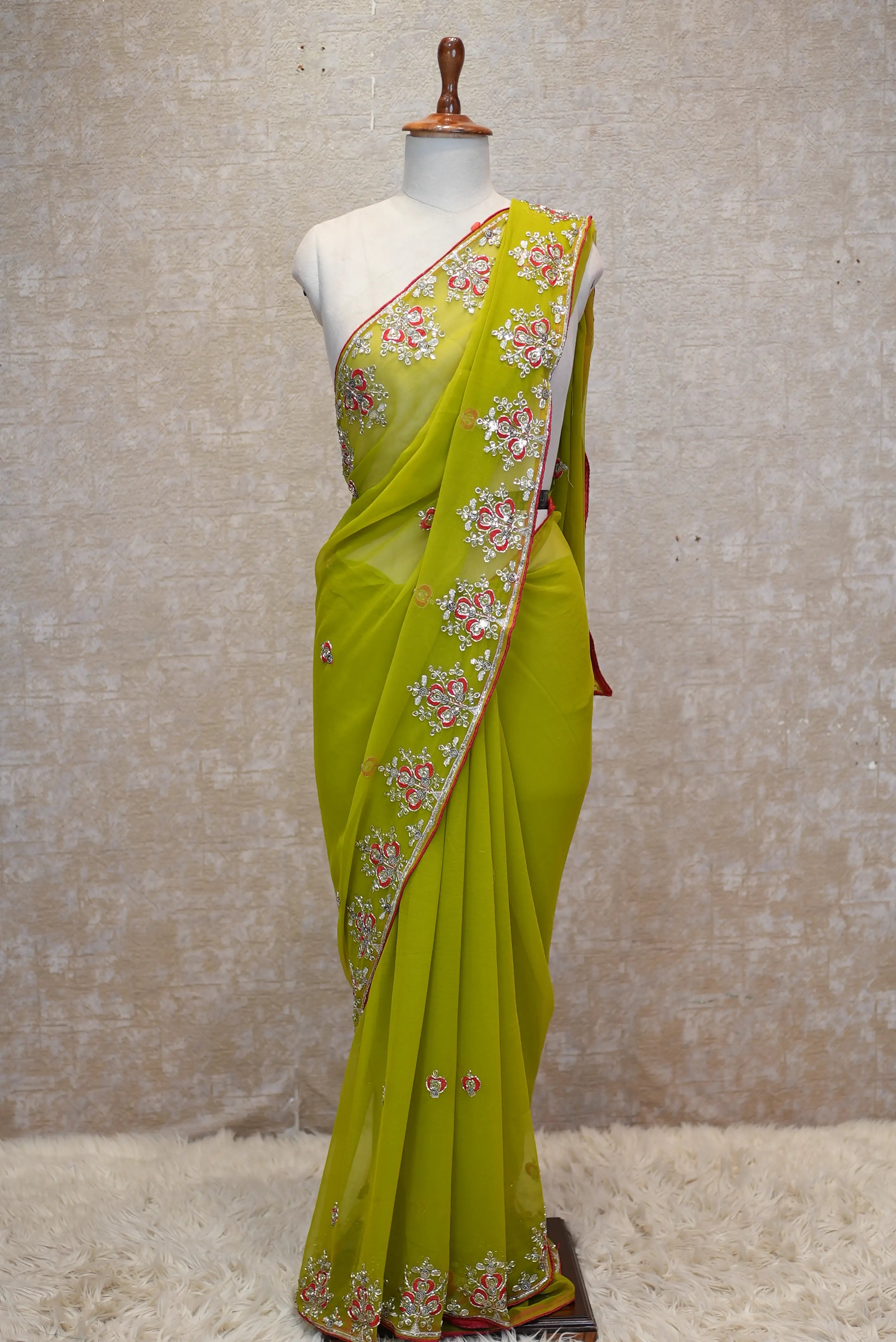 Georgette Fabric Saree with Buti Pattern & Heavy Border (With Blouse)