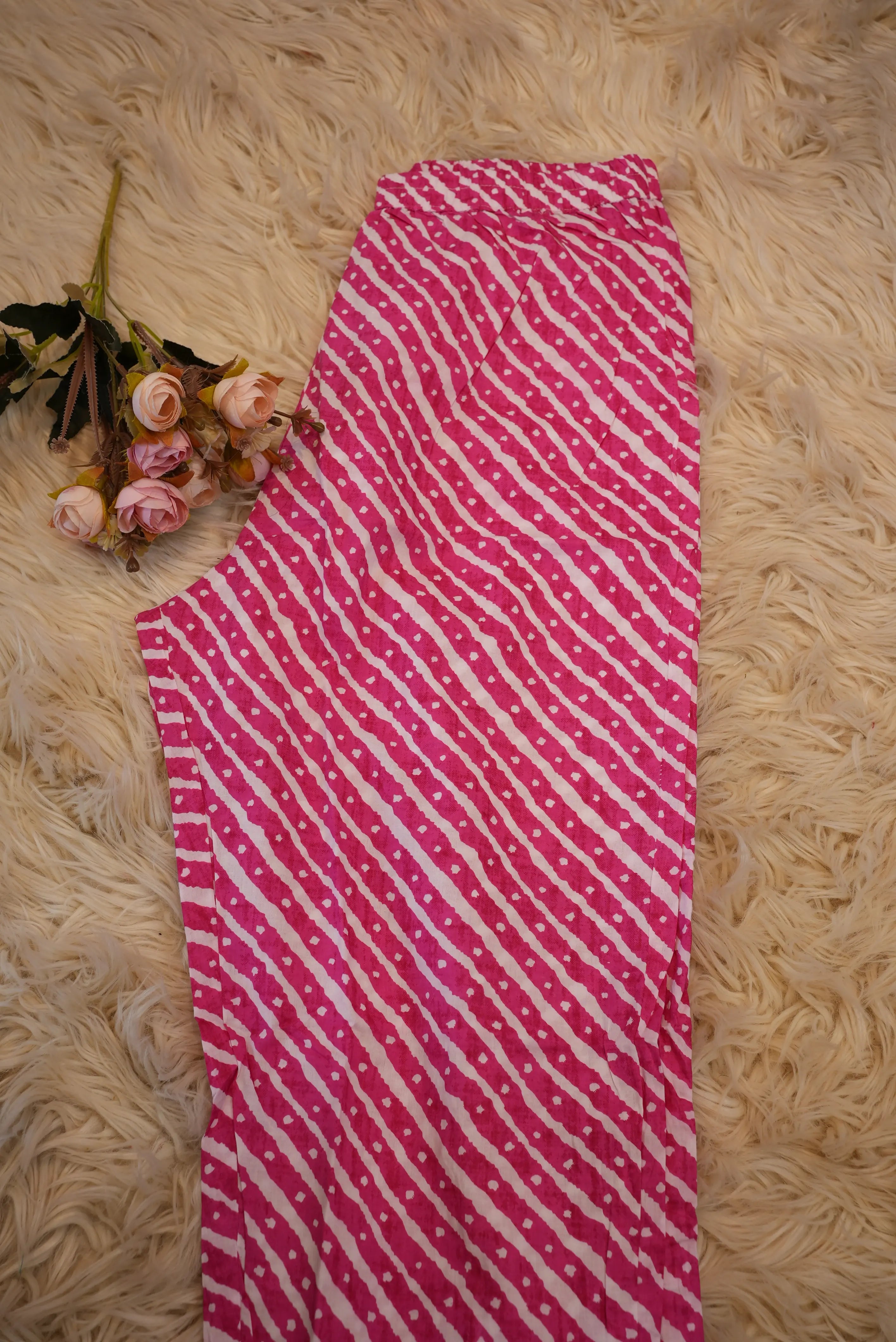 PURE COTTON LEHERIYA 3-PIECE SUIT WITH V-NECK EMBROIDERY WORK