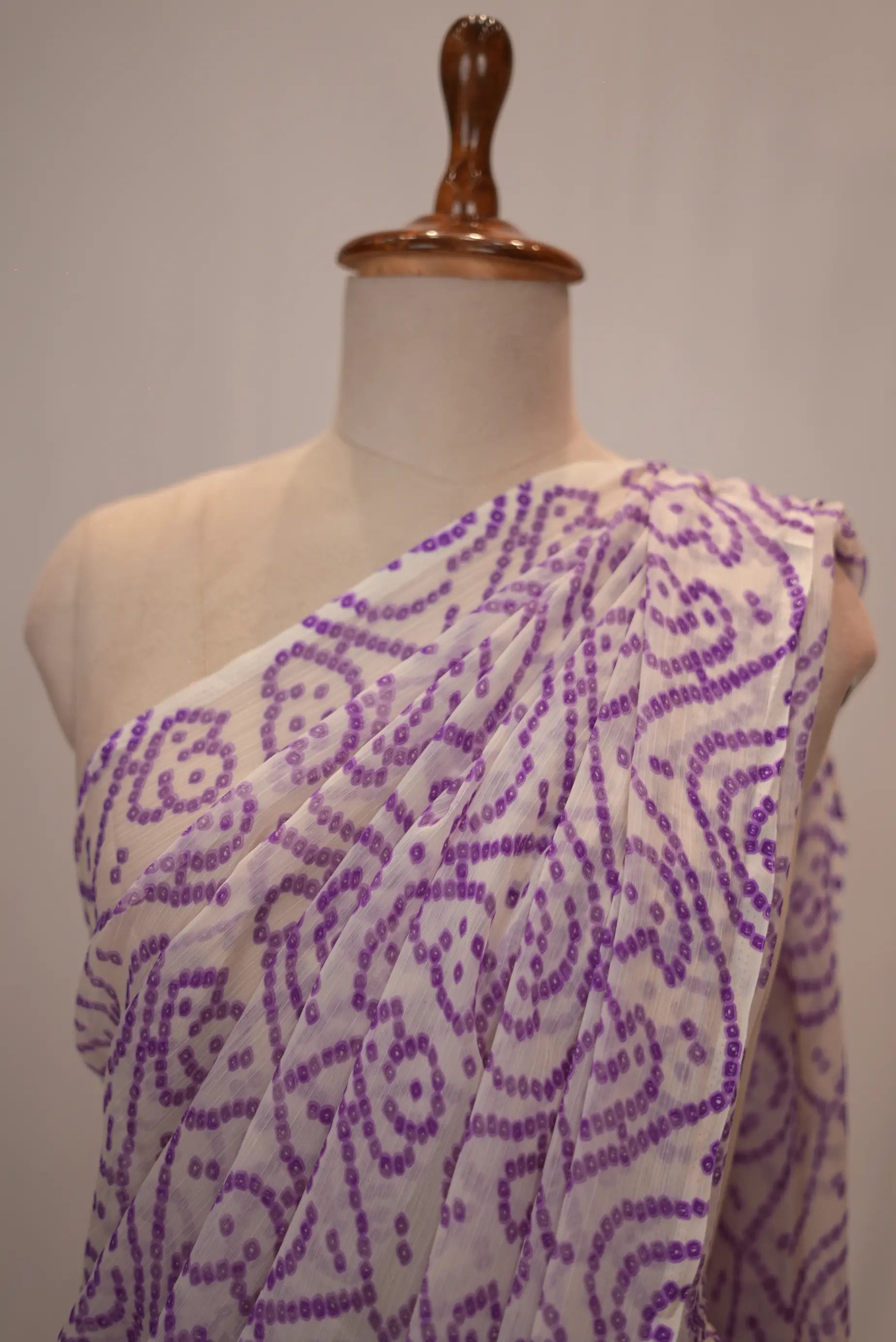 Traditional Royal Chiffon Saree with Digital Bandhani Print (Without Blouse)