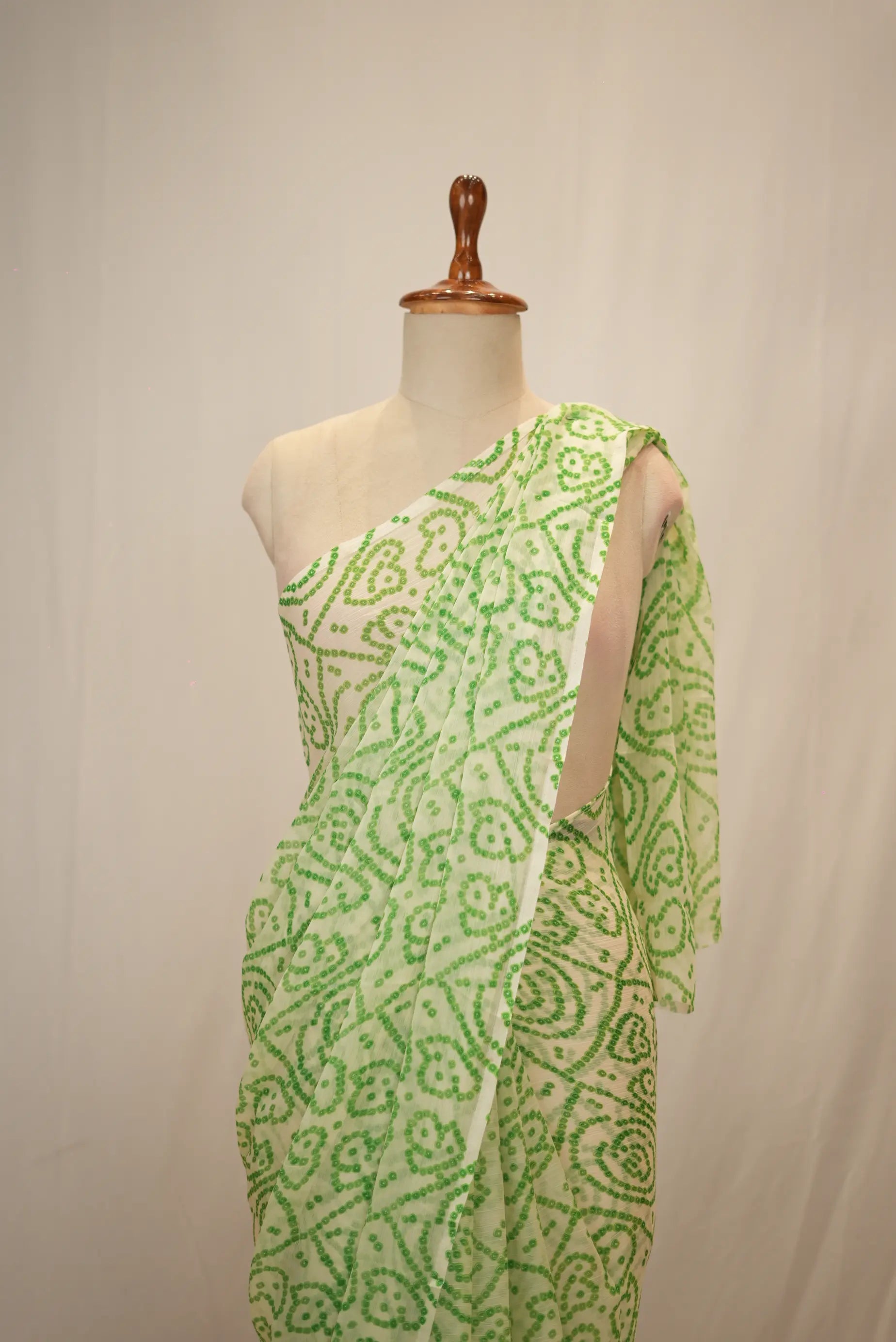 Traditional Royal Chiffon Saree with Digital Bandhani Print (Without Blouse)