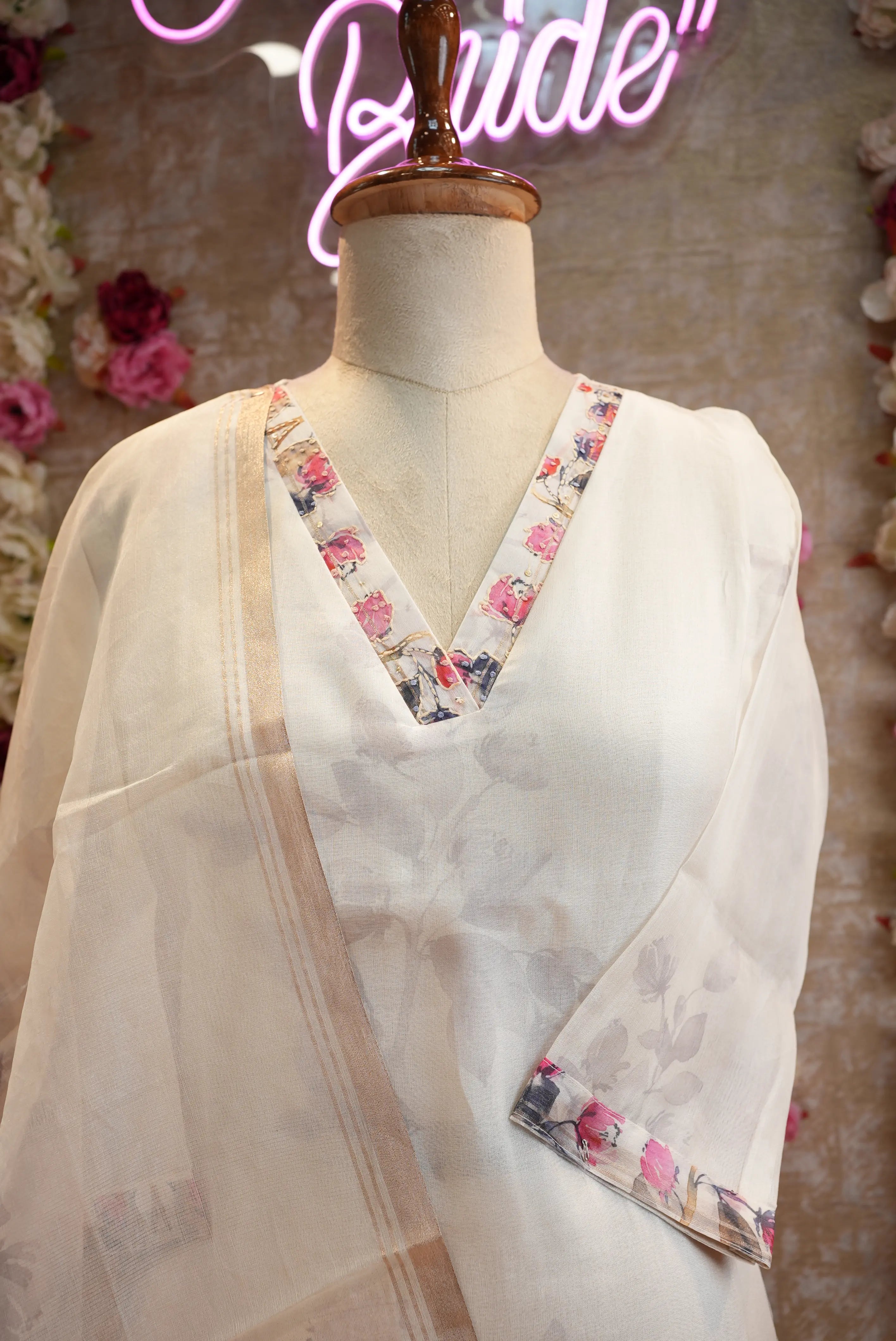 Pure organza fabric off white coloured suit with digital print with dupatta  anchor work