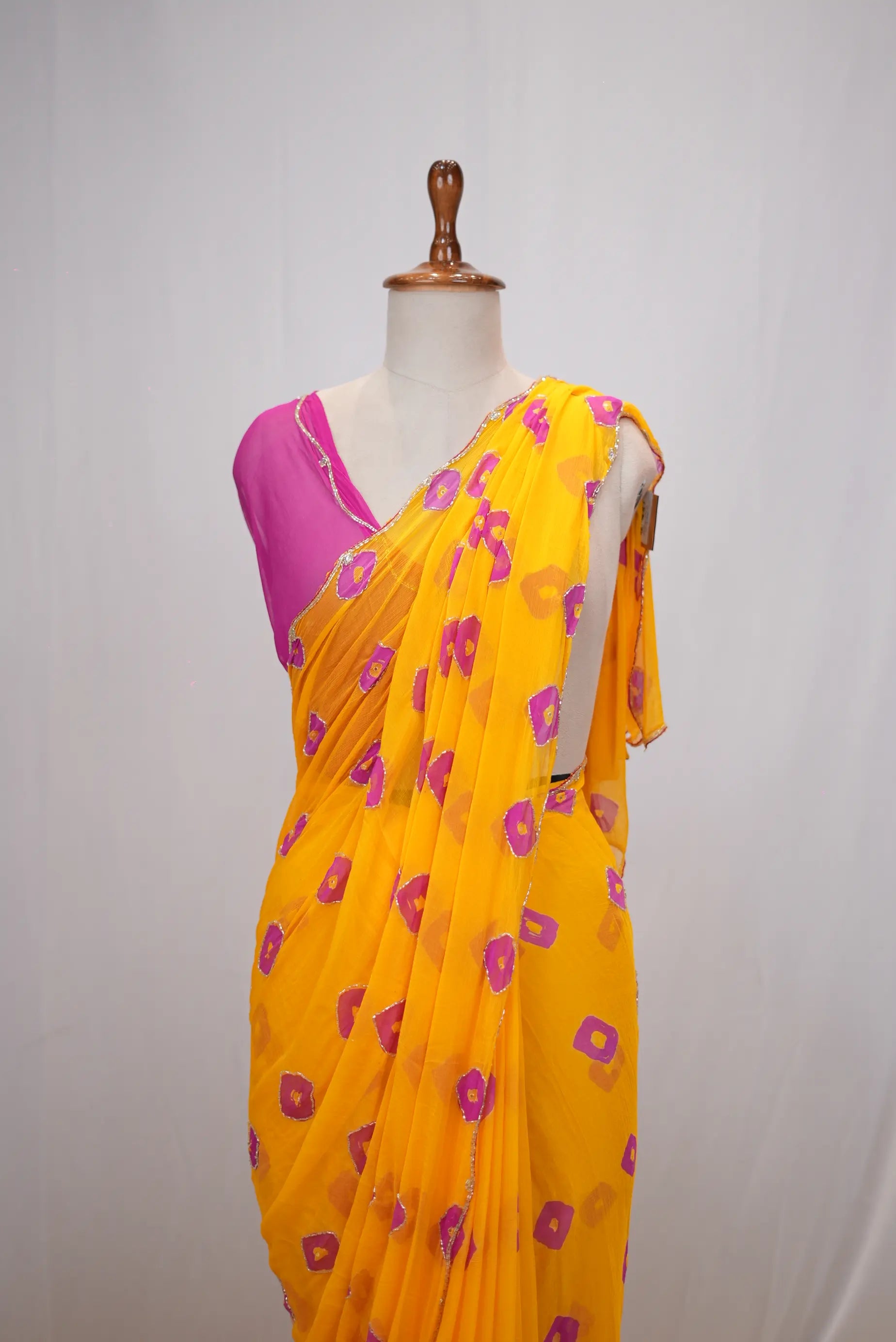 Royal Chiffon Laddu Bandhej Handwork Saree with Blouse