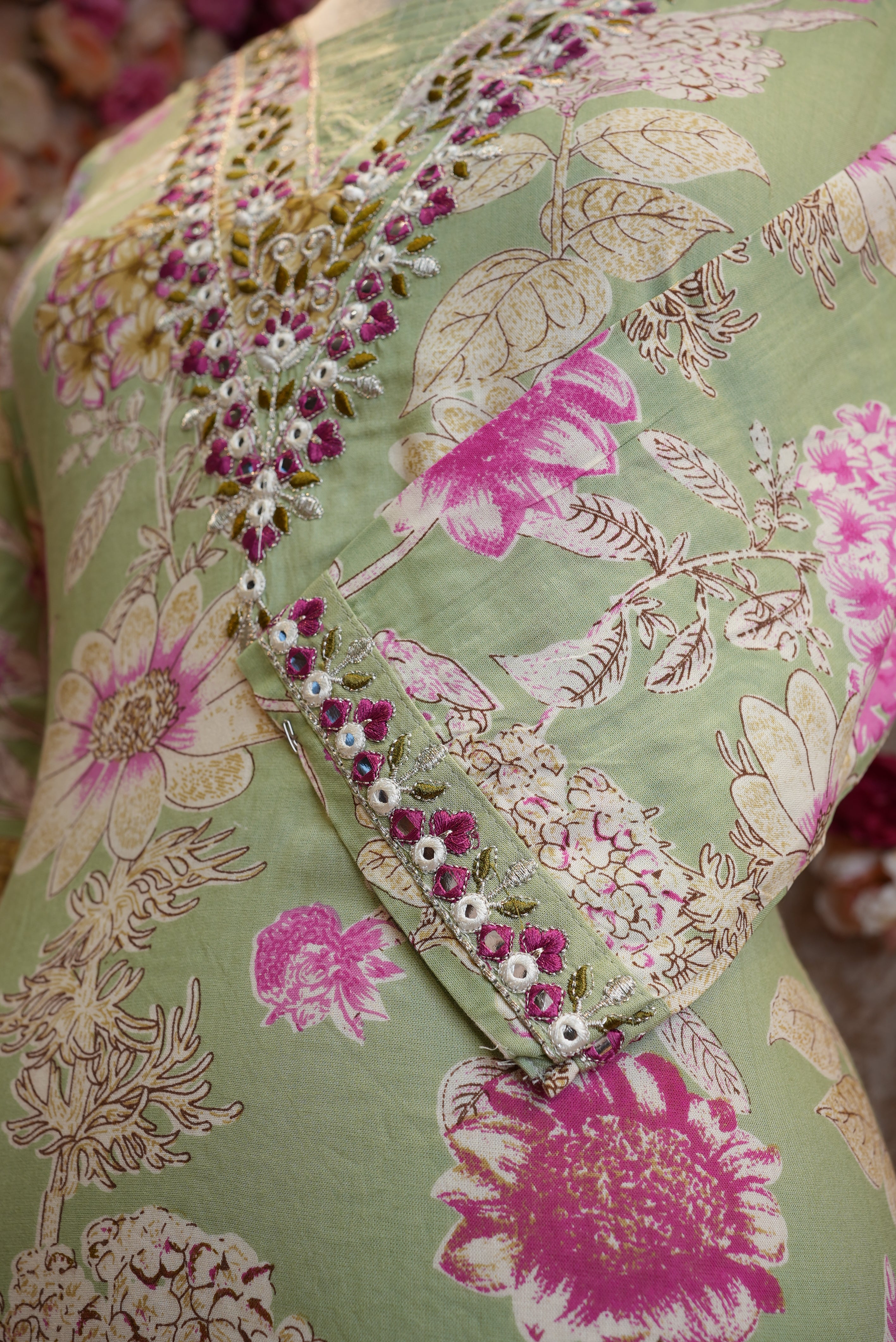 Pure cotton fabric Vneck embroidery straight fit suit with paint
