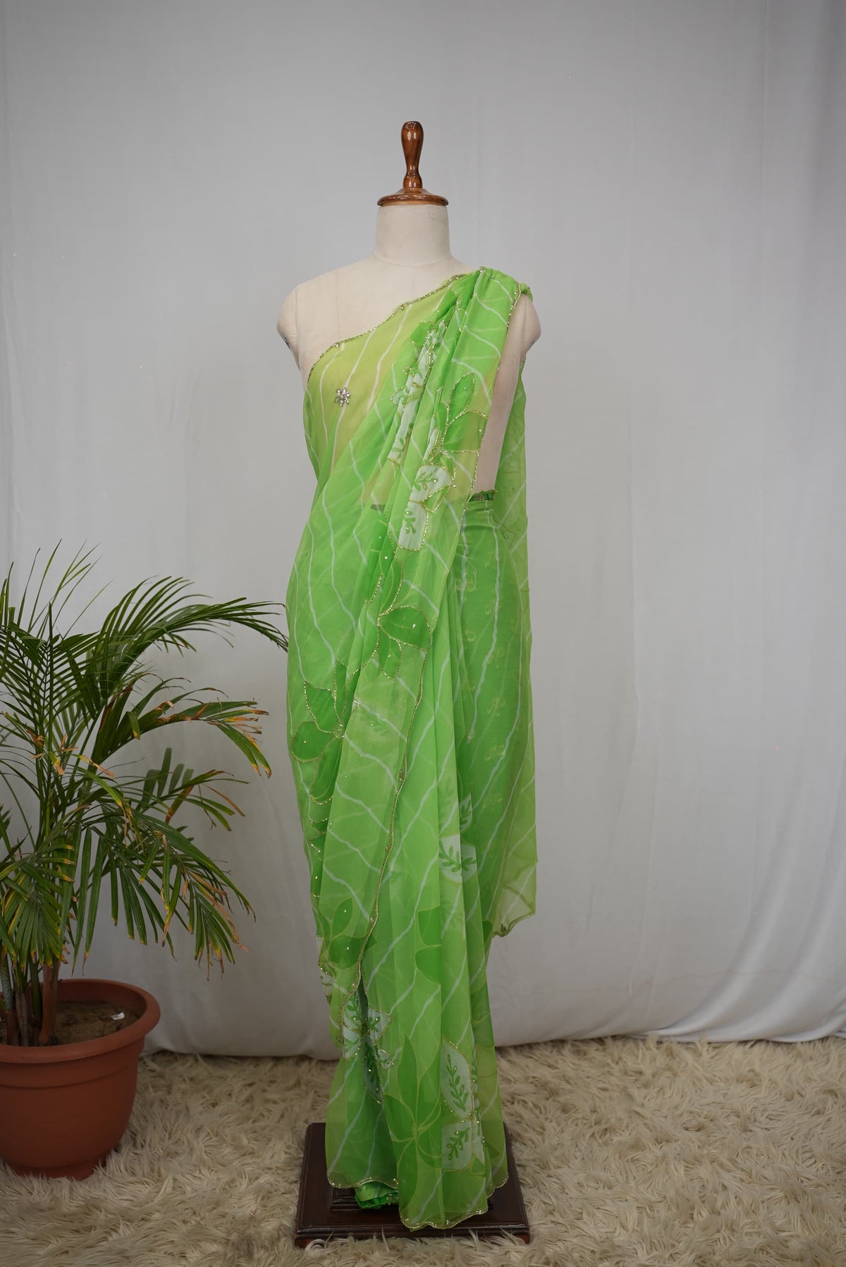 Flower Print Leheriya Georgette Saree with Cut Dana Work (With Blouse)