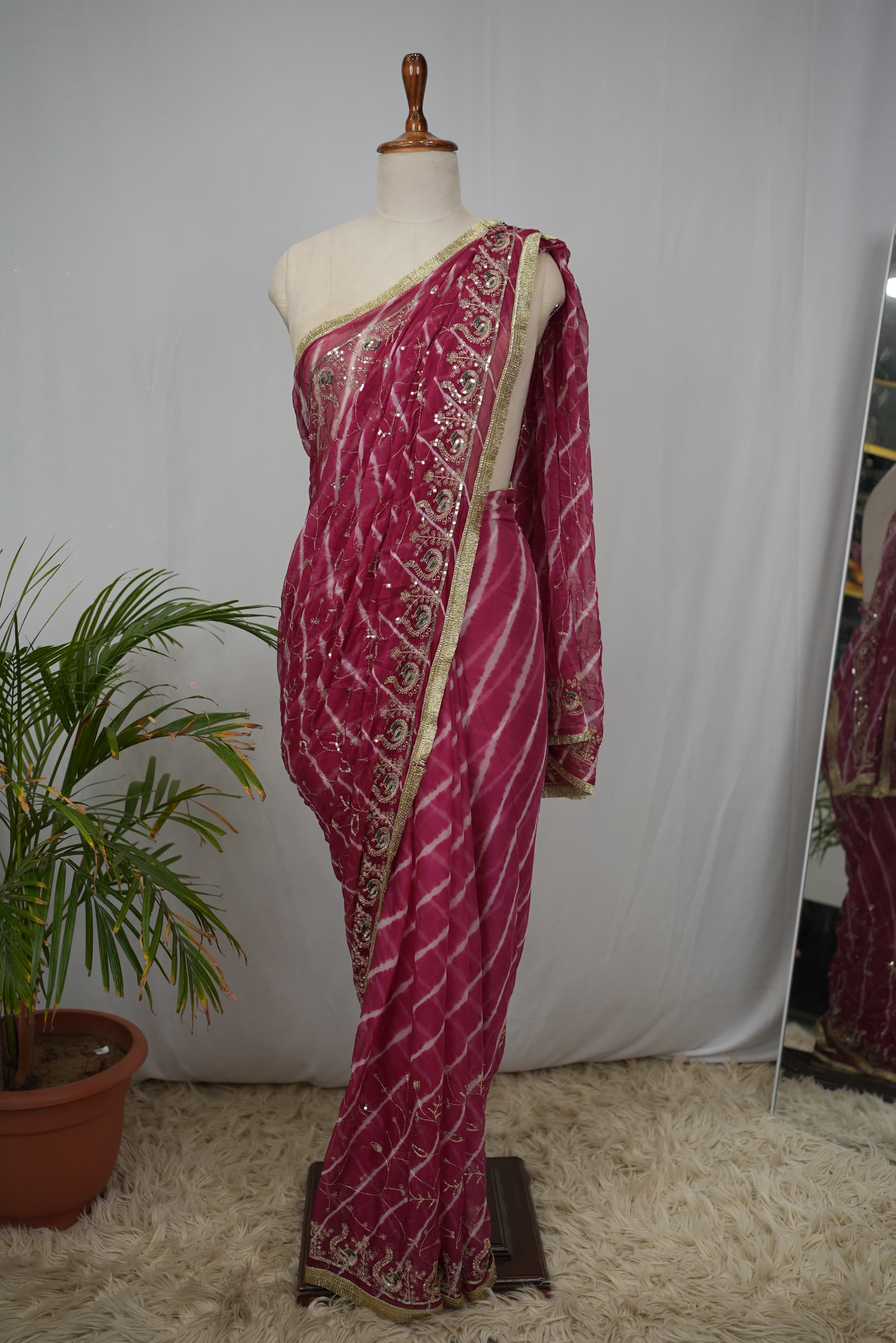 RAJWADI LEHRIYA SAREE WITH AARI TARI WORK (WITH BLOUSE)