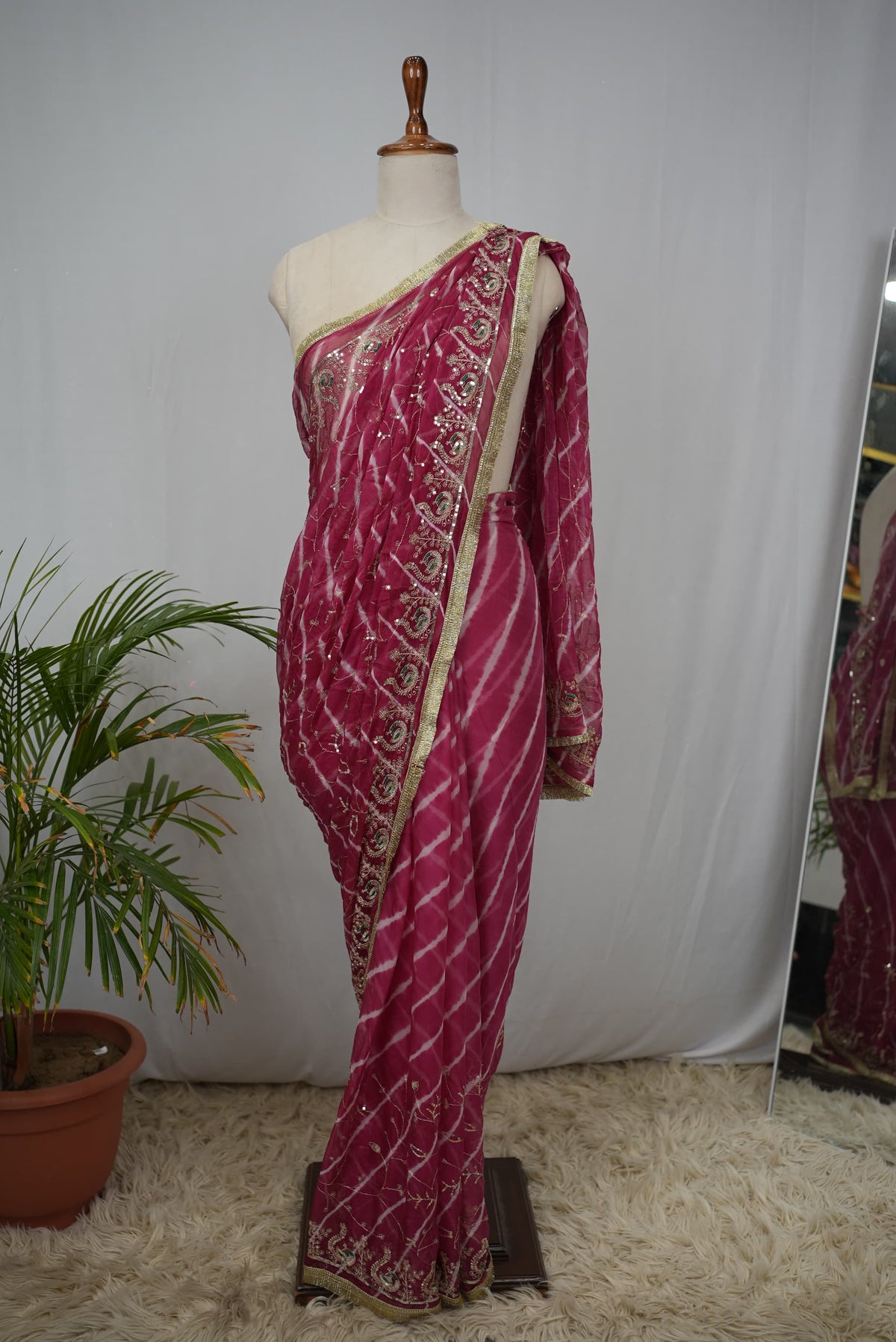 RAJWADI LEHRIYA SAREE WITH AARI TARI WORK (WITH BLOUSE)